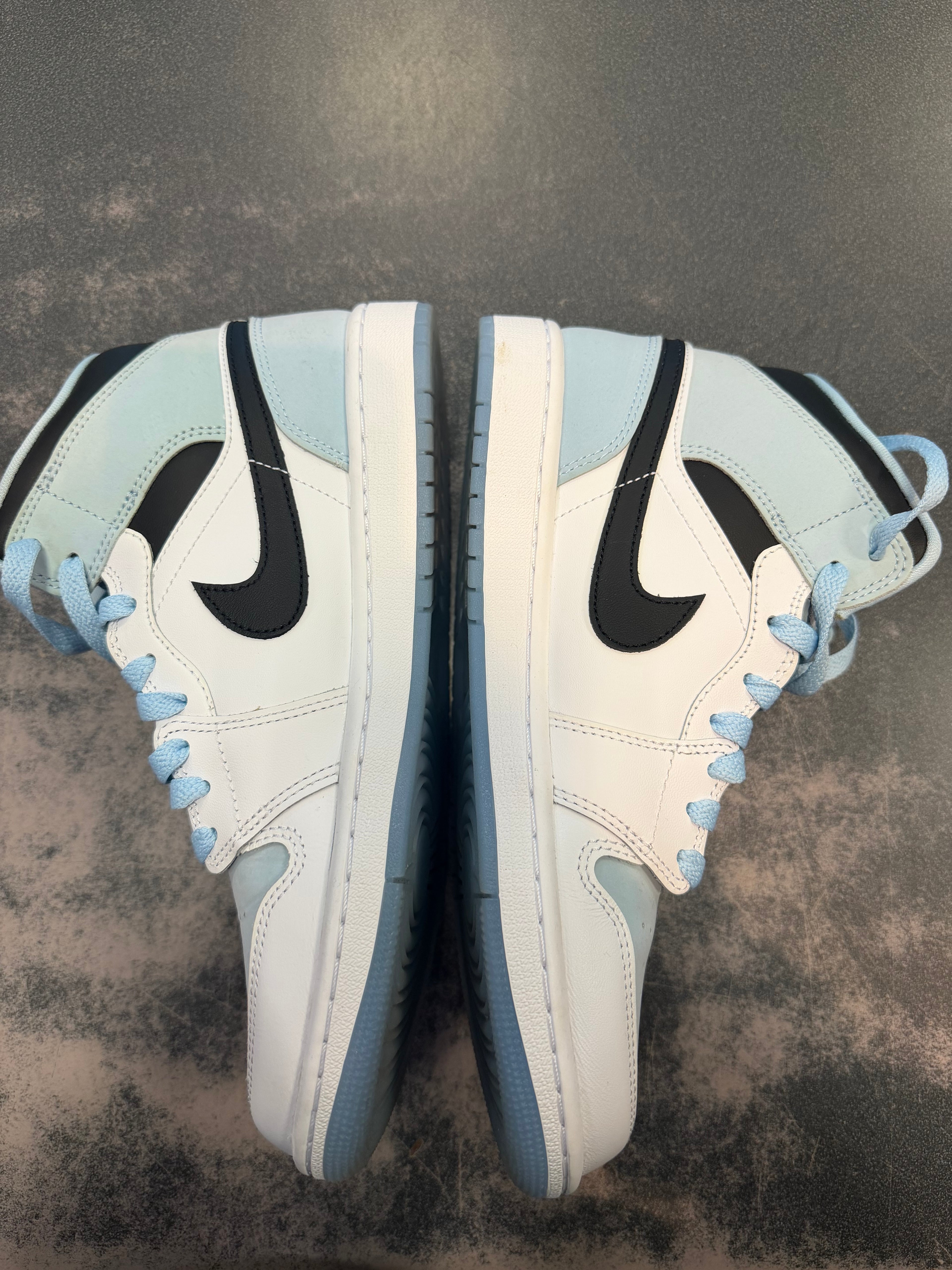 Jordan 1 Mid SE Ice Blue (2023) Size 8 Preowned