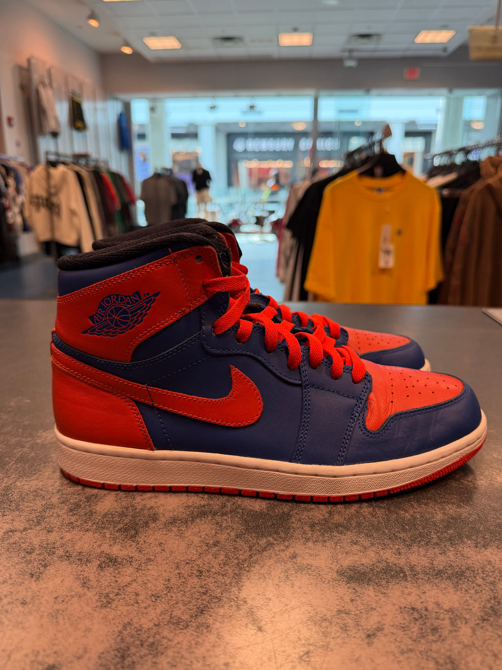 Jordan 1 Retro Knicks Size 9.5 Preowned