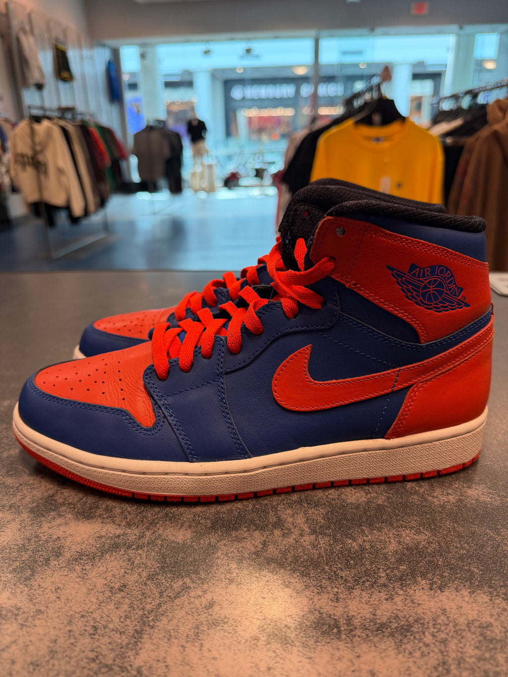 Jordan 1 Retro Knicks Size 9.5 Preowned