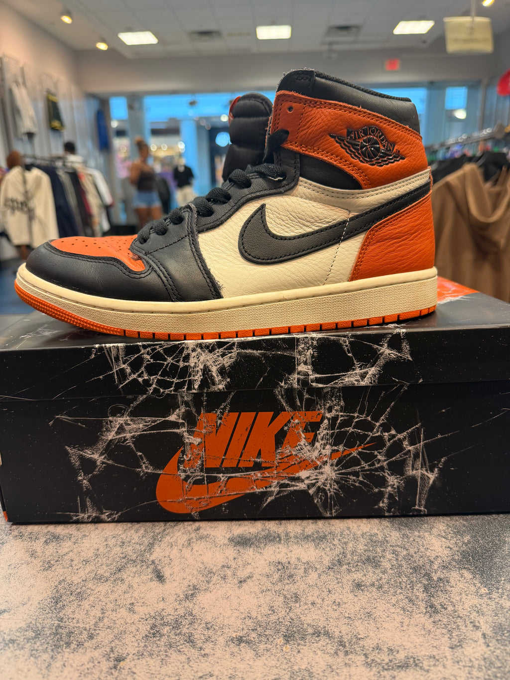 Jordan 1 Retro High OG Shattered Backboard (2025) Size 9 Preowned