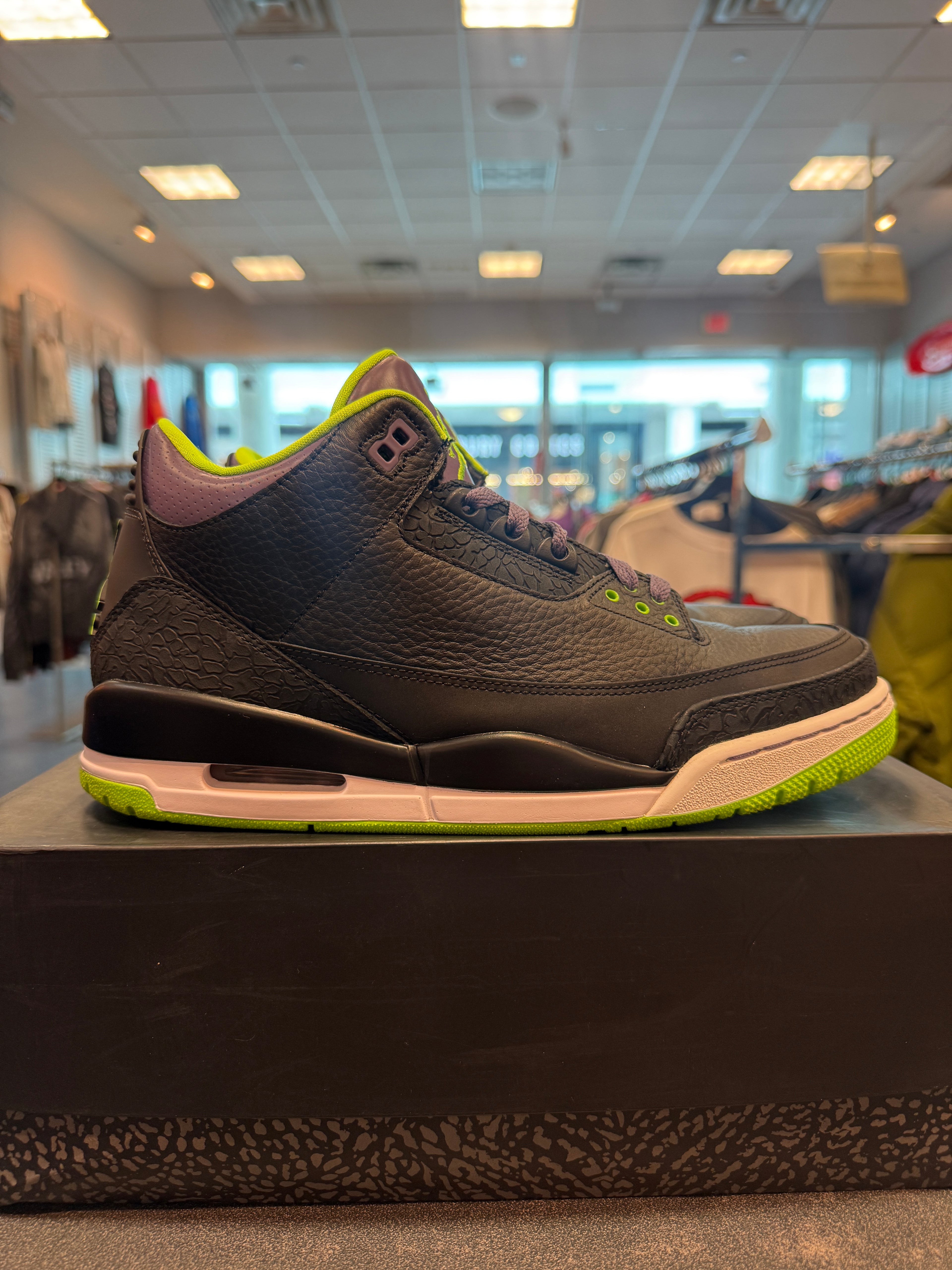 Jordan 3 Retro "Joker" Size 10 Preowned