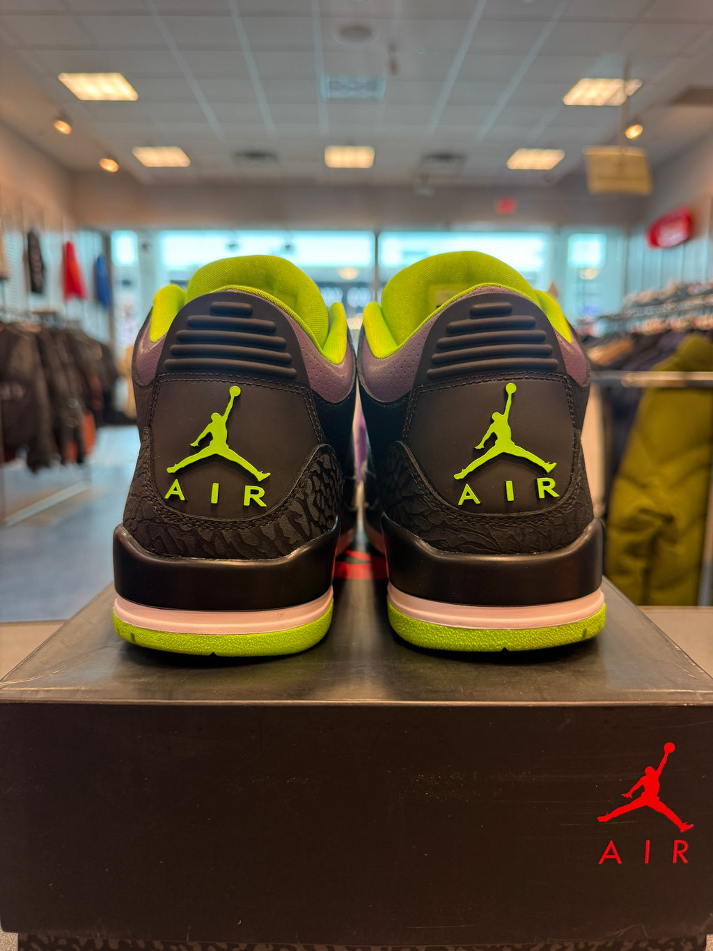 Jordan 3 Retro "Joker" Size 10 Preowned