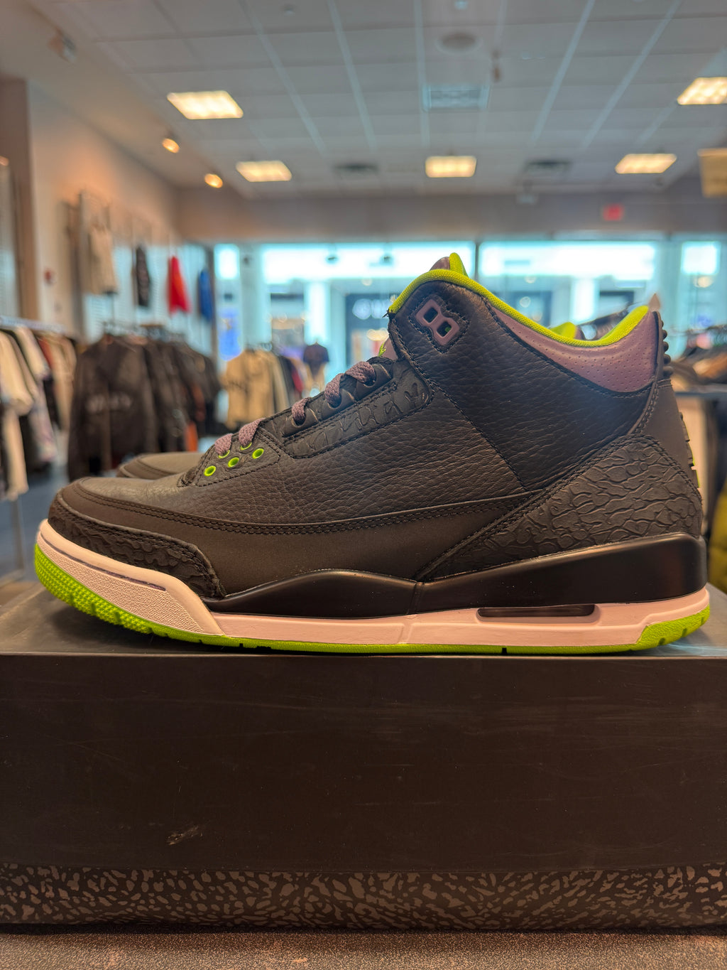 Jordan 3 Retro "Joker" Size 10 Preowned