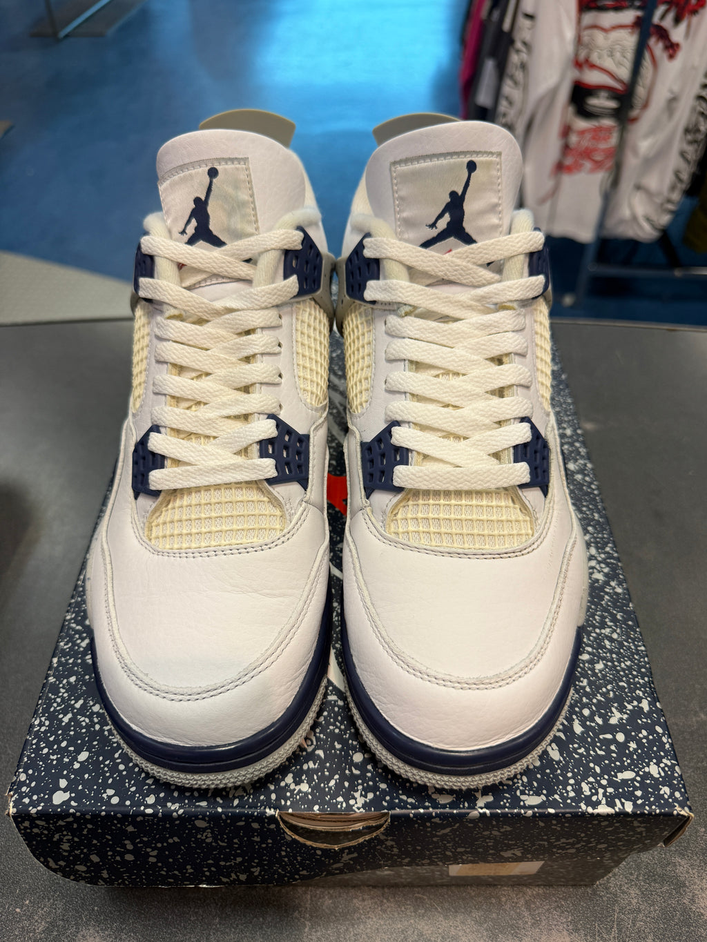 Jordan 4 Retro "Midnight Navy" Size 9.5 Preowned