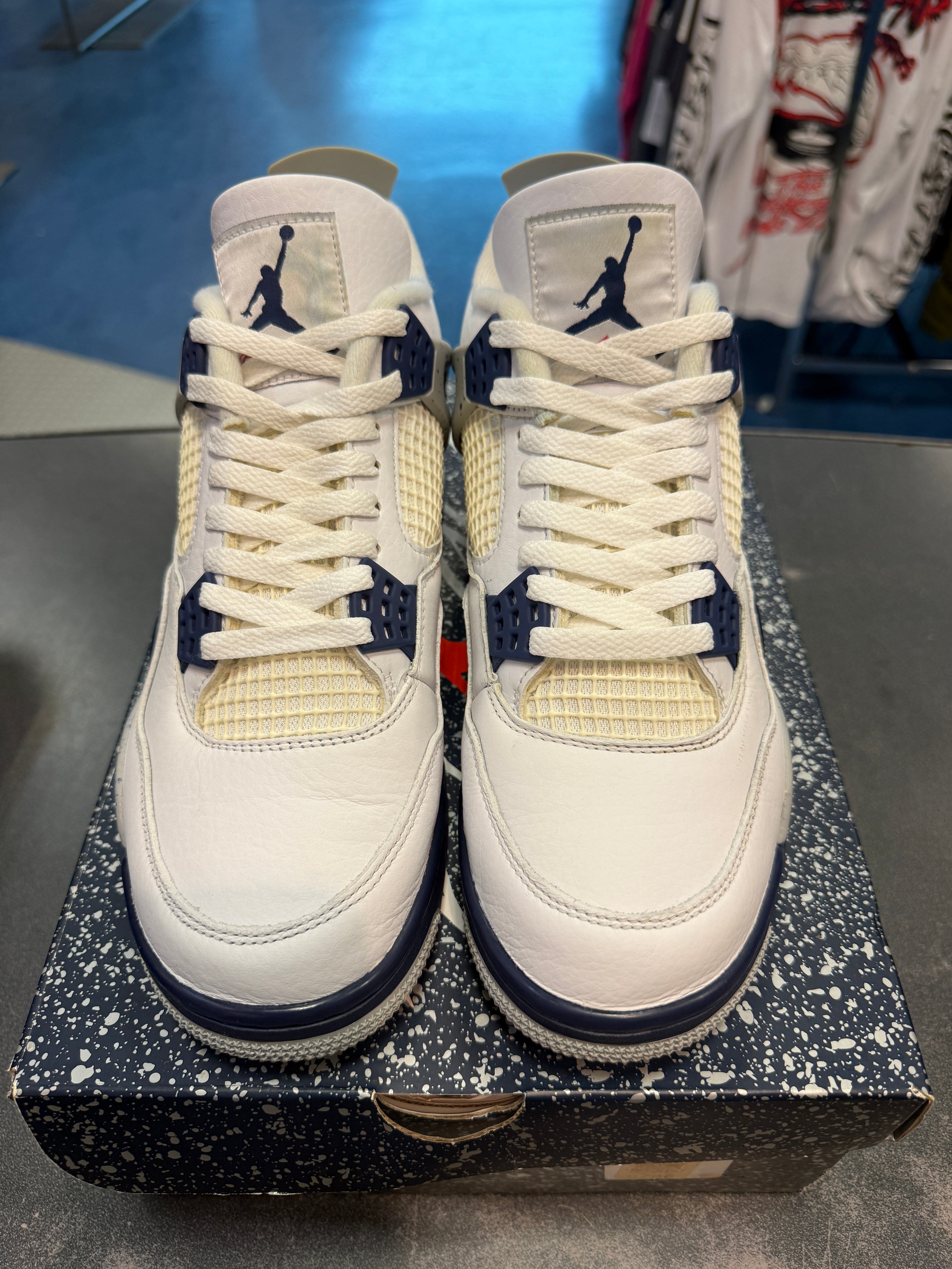 Jordan 4 Retro "Midnight Navy" Size 9.5 Preowned