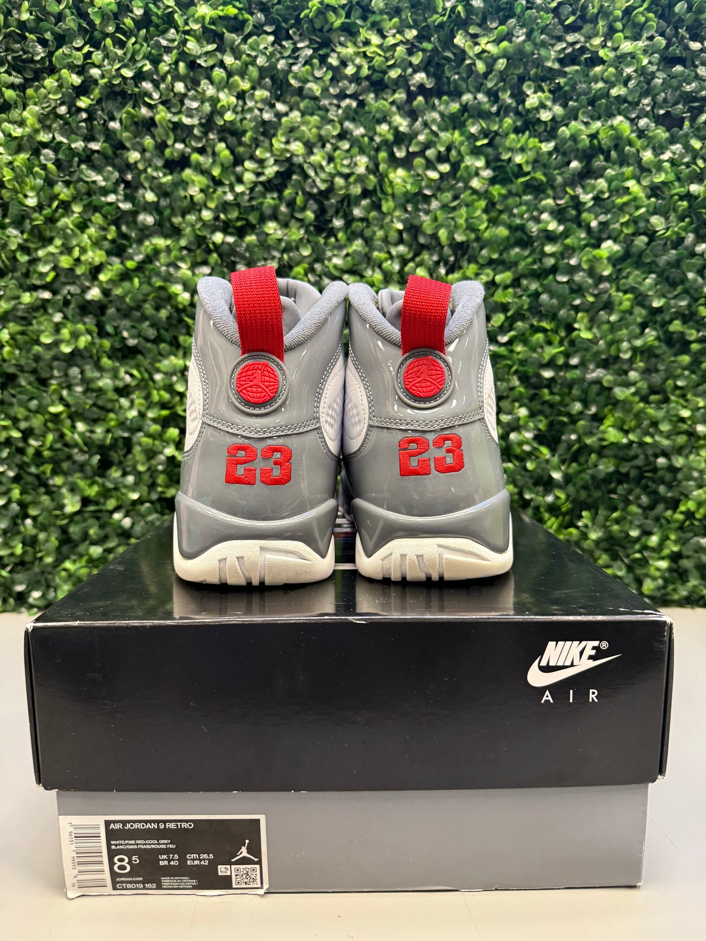 Jordan 9 Retro "Fire Red" Size 8.5 Preowned