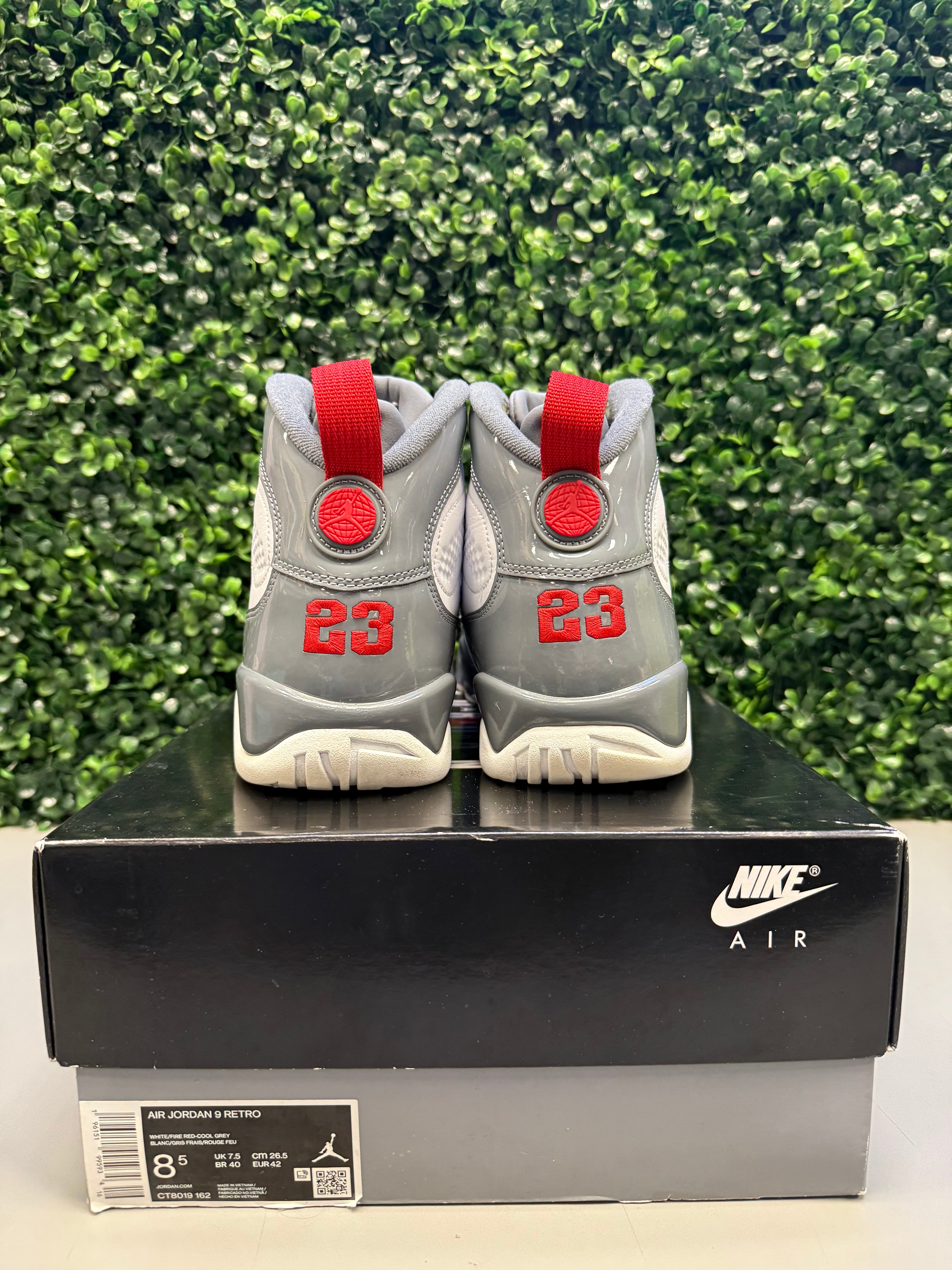 Jordan 9 Retro "Fire Red" Size 8.5 Preowned