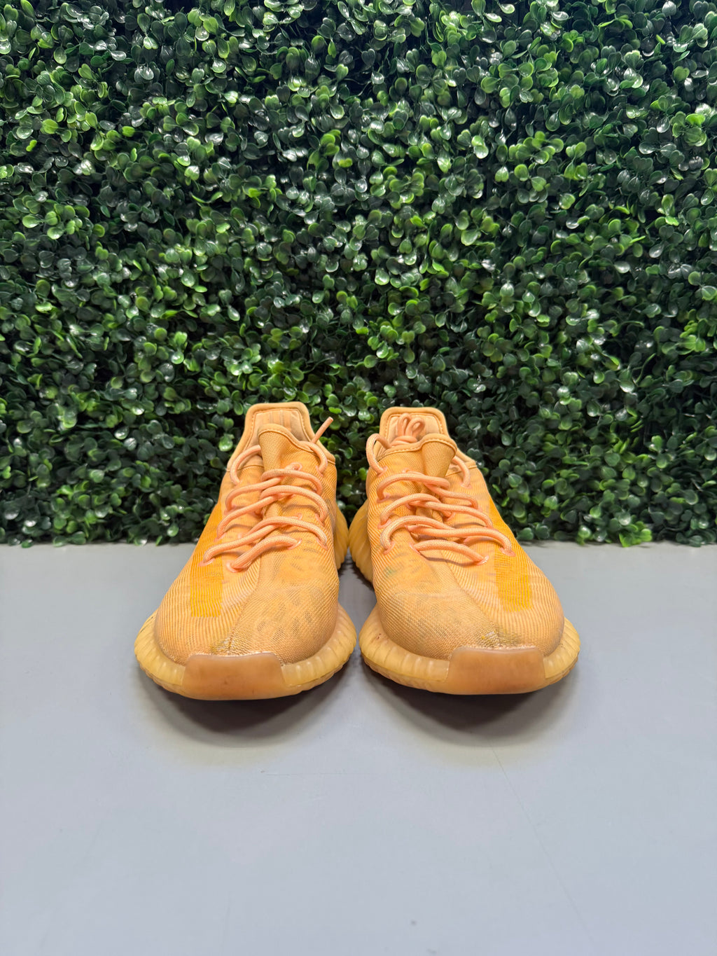 Yeezy 350 "Mono Clay" Size 8.5 Preowned