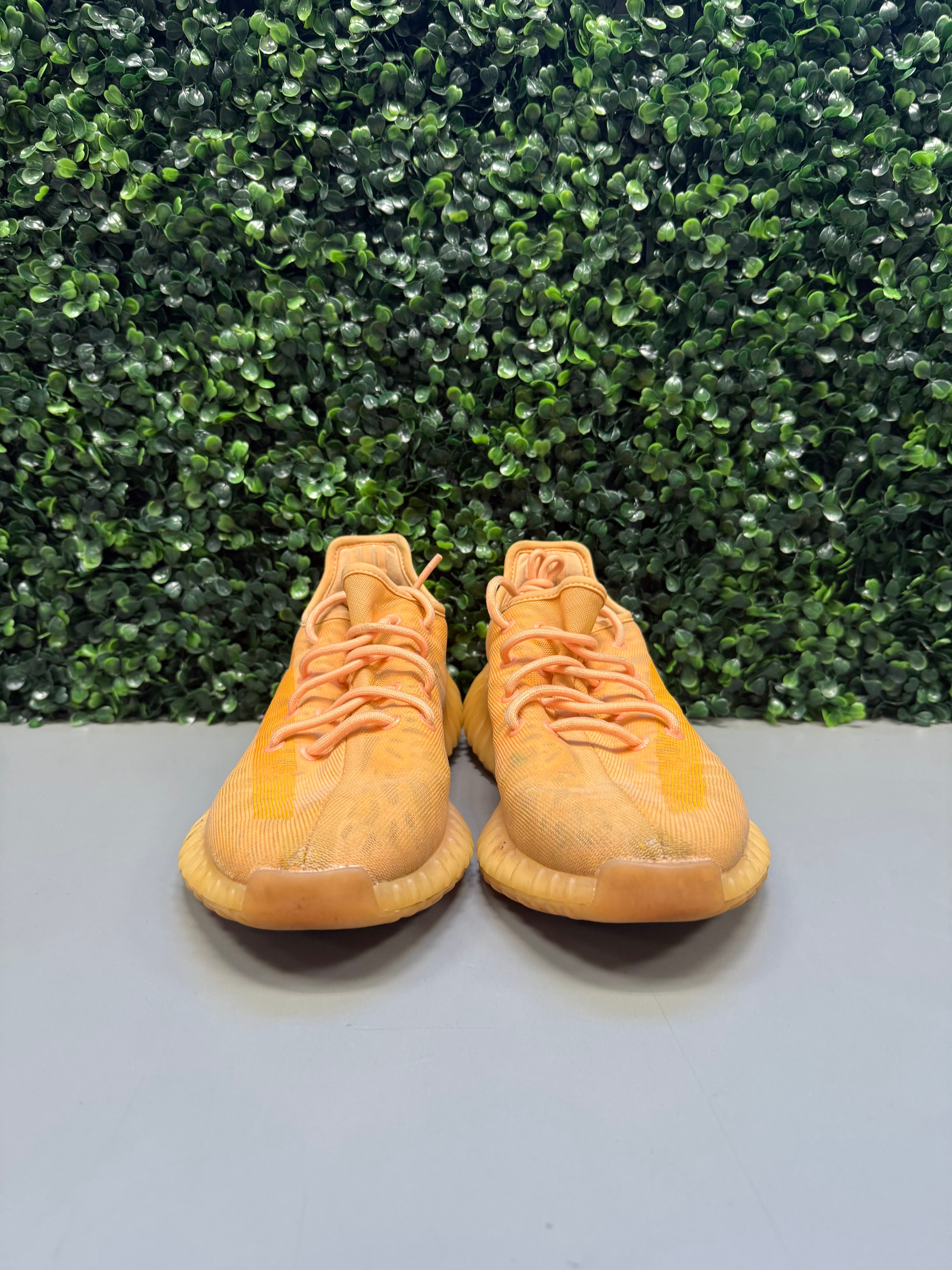 Yeezy 350 "Mono Clay" Size 8.5 Preowned