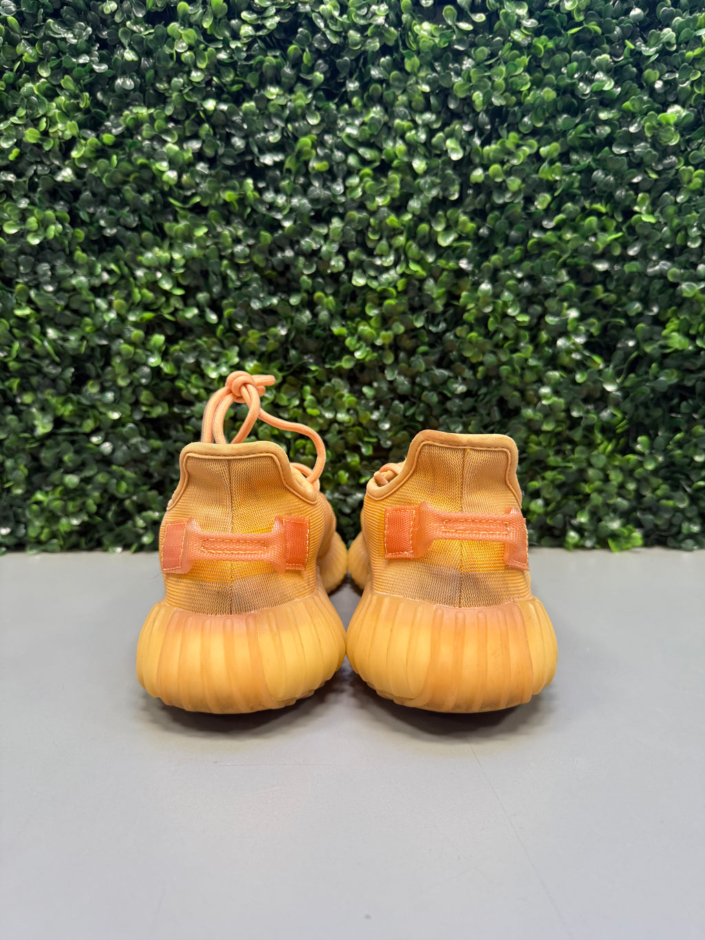 Yeezy 350 "Mono Clay" Size 8.5 Preowned