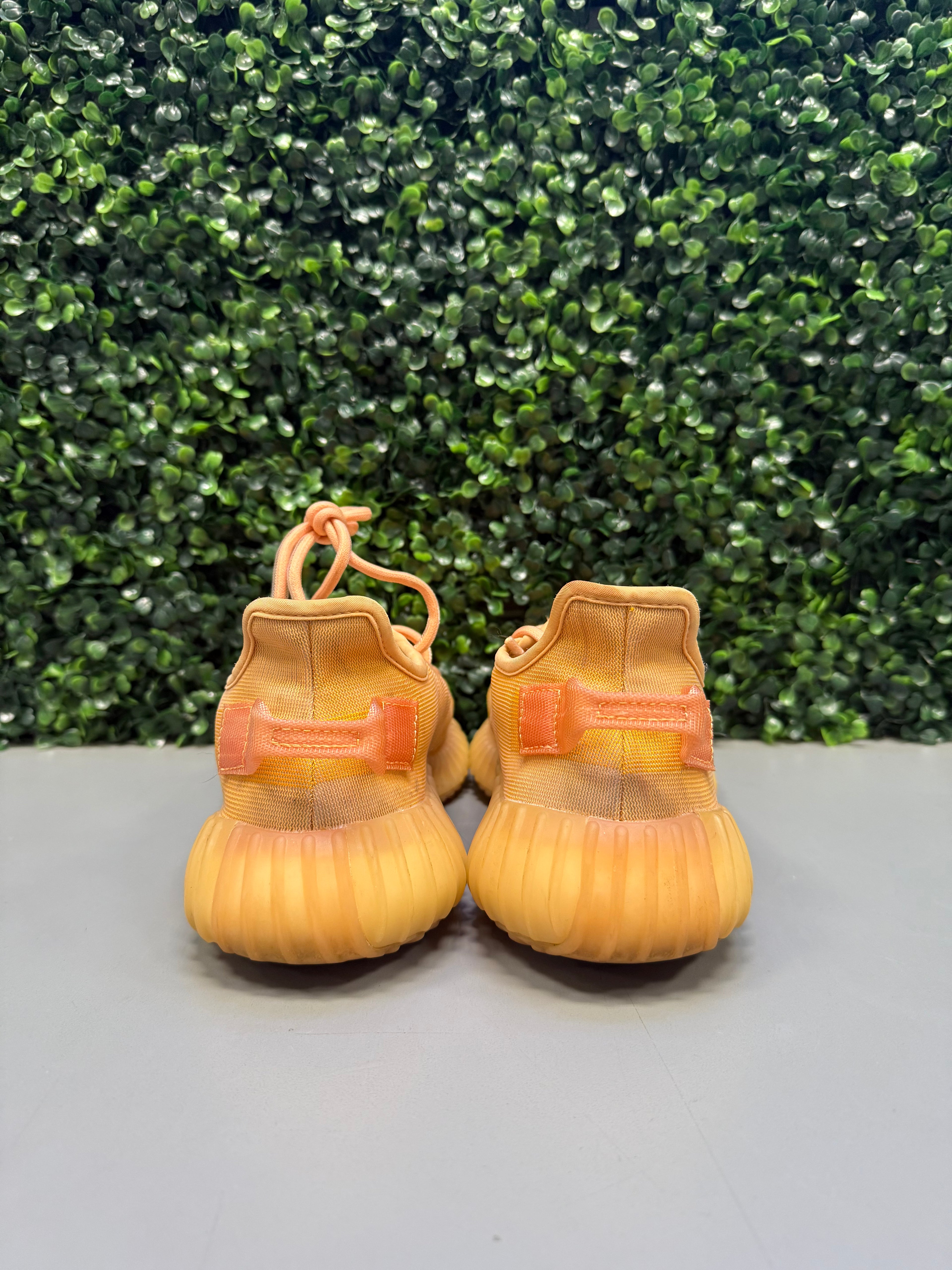 Yeezy 350 "Mono Clay" Size 8.5 Preowned