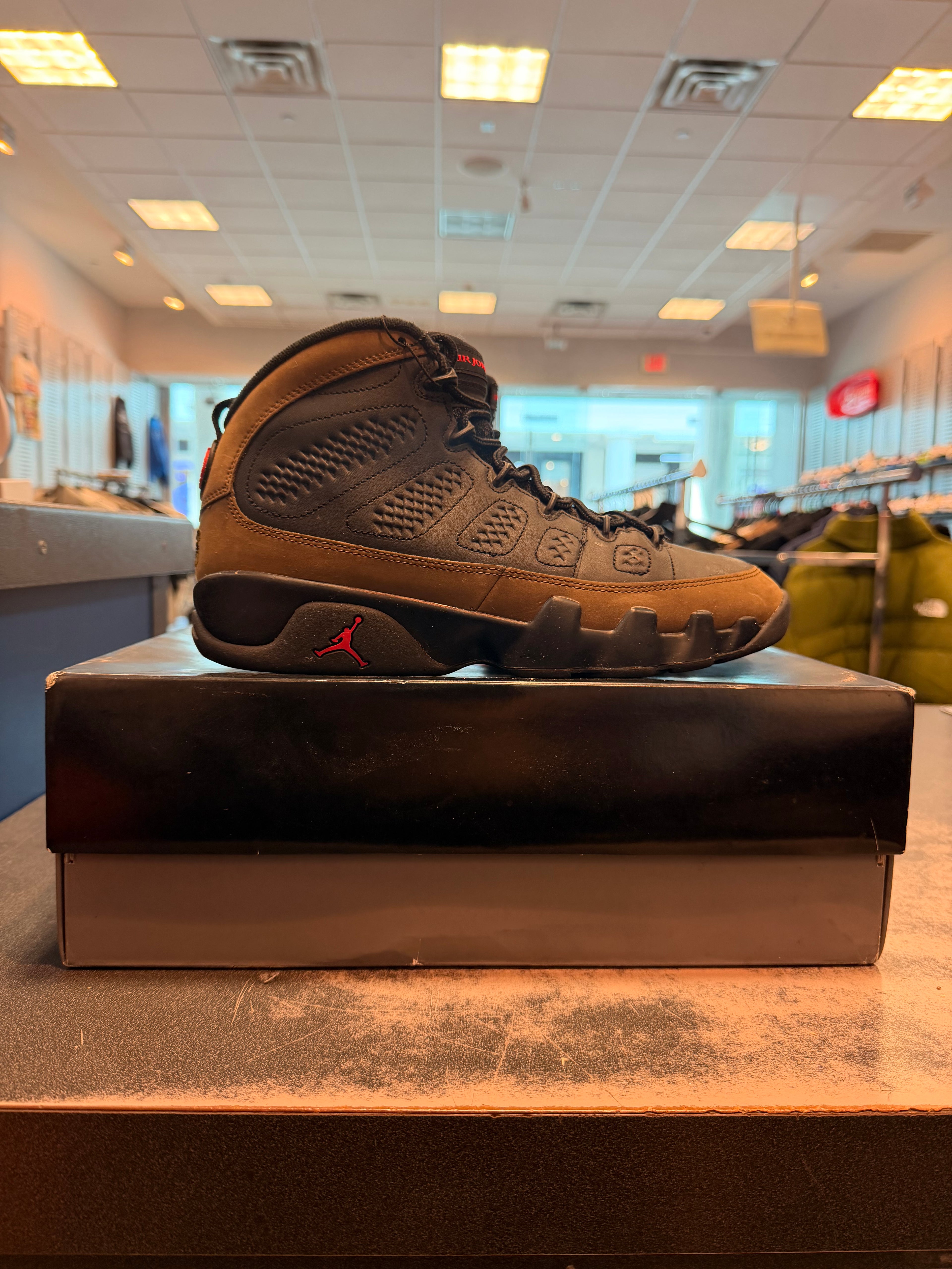 Jordan 9 "Olive" Size 10 Preowned