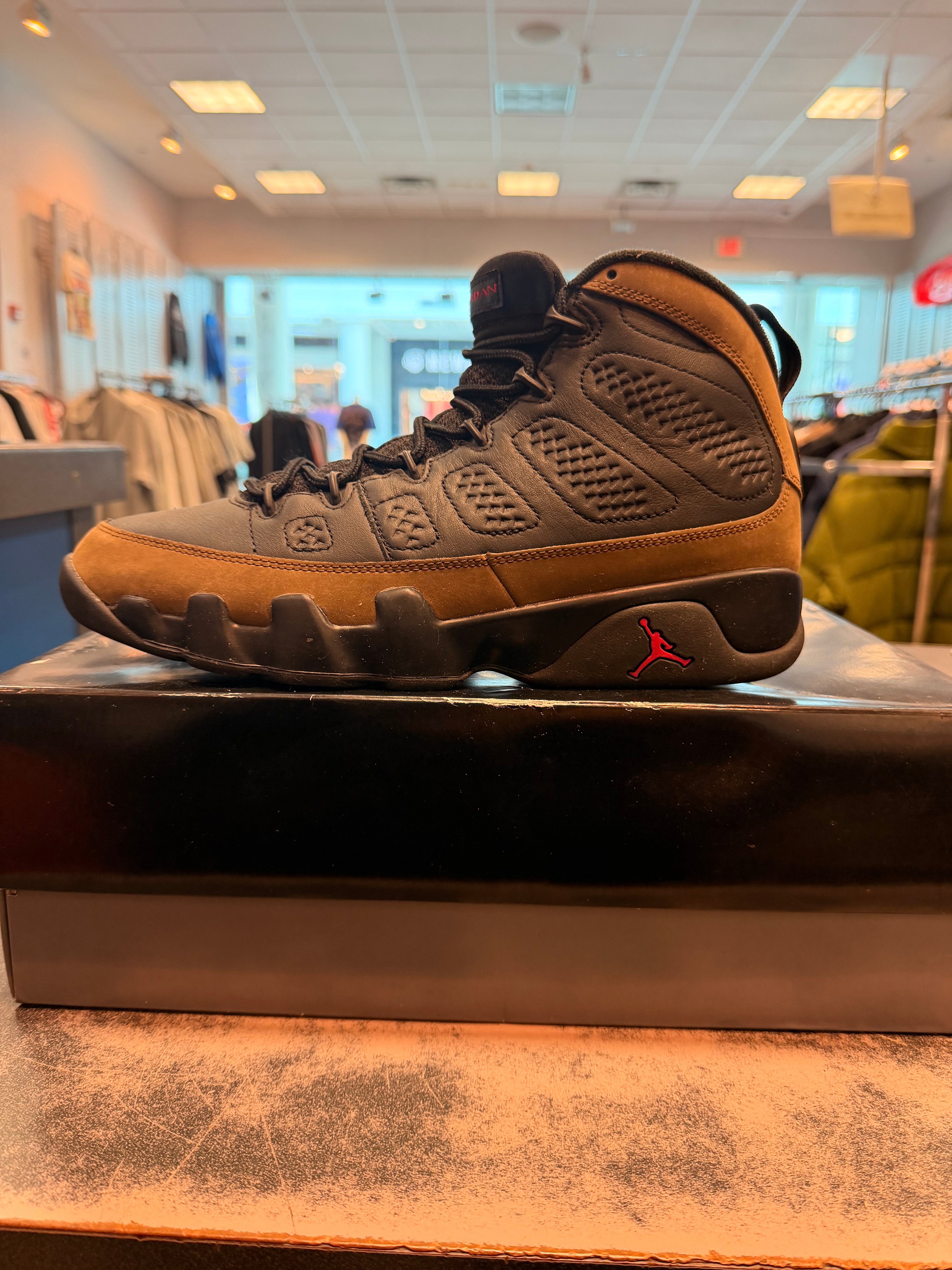 Jordan 9 "Olive" Size 10 Preowned