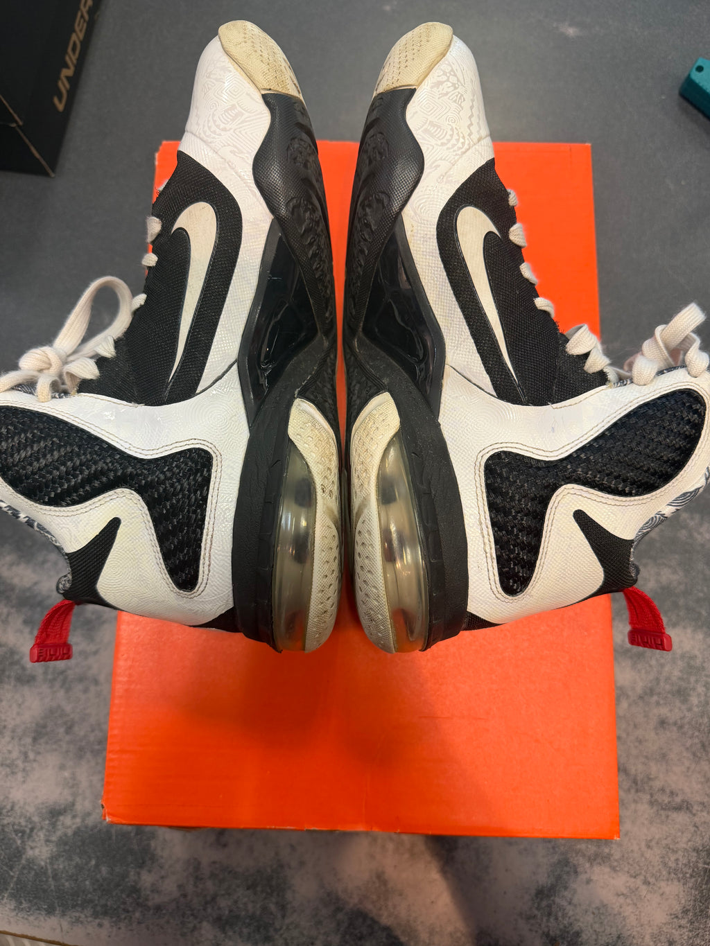 Nike LeBron 9 Freegums Preowned Size 6Y