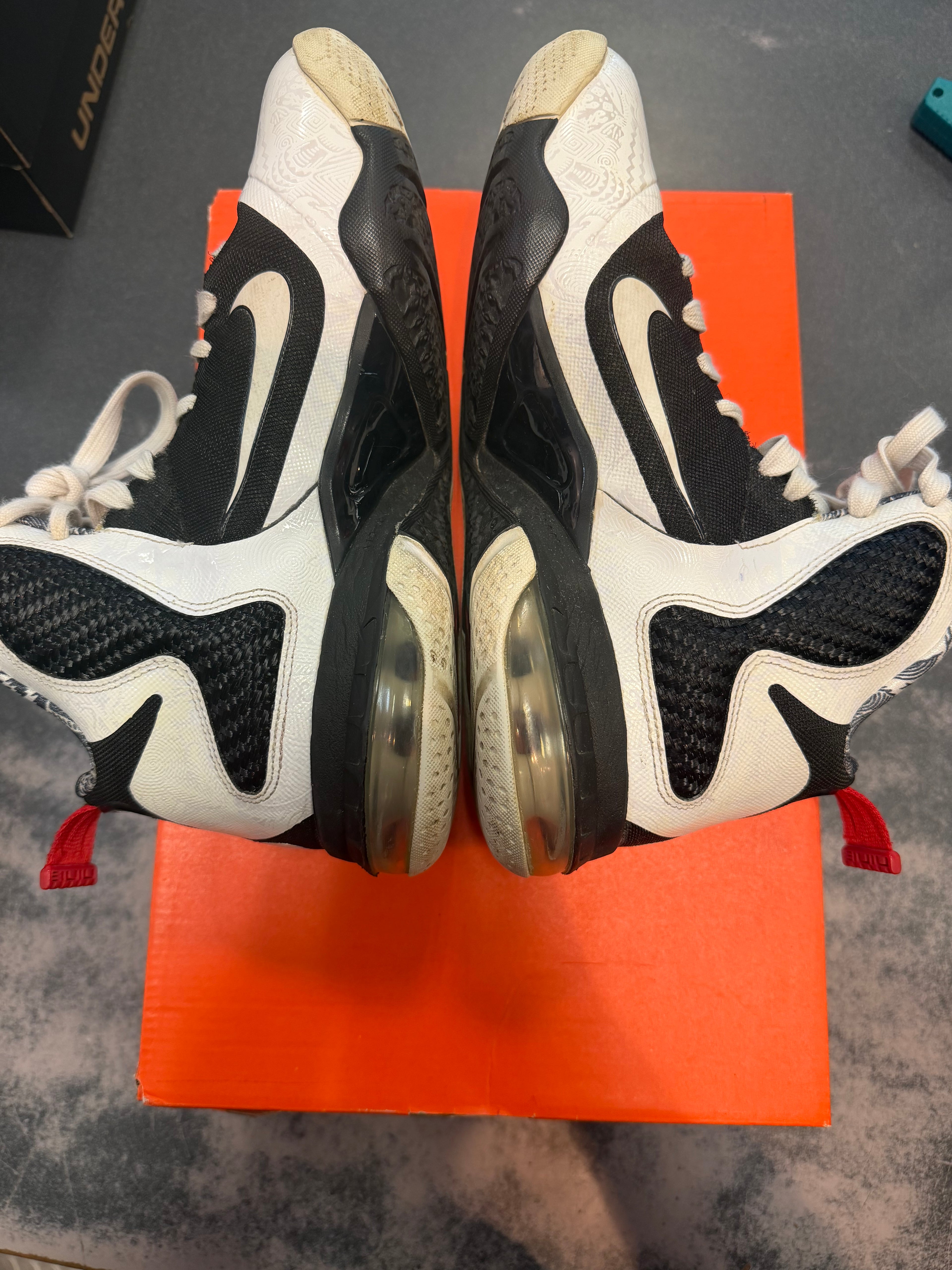 Nike LeBron 9 Freegums Preowned Size 6Y
