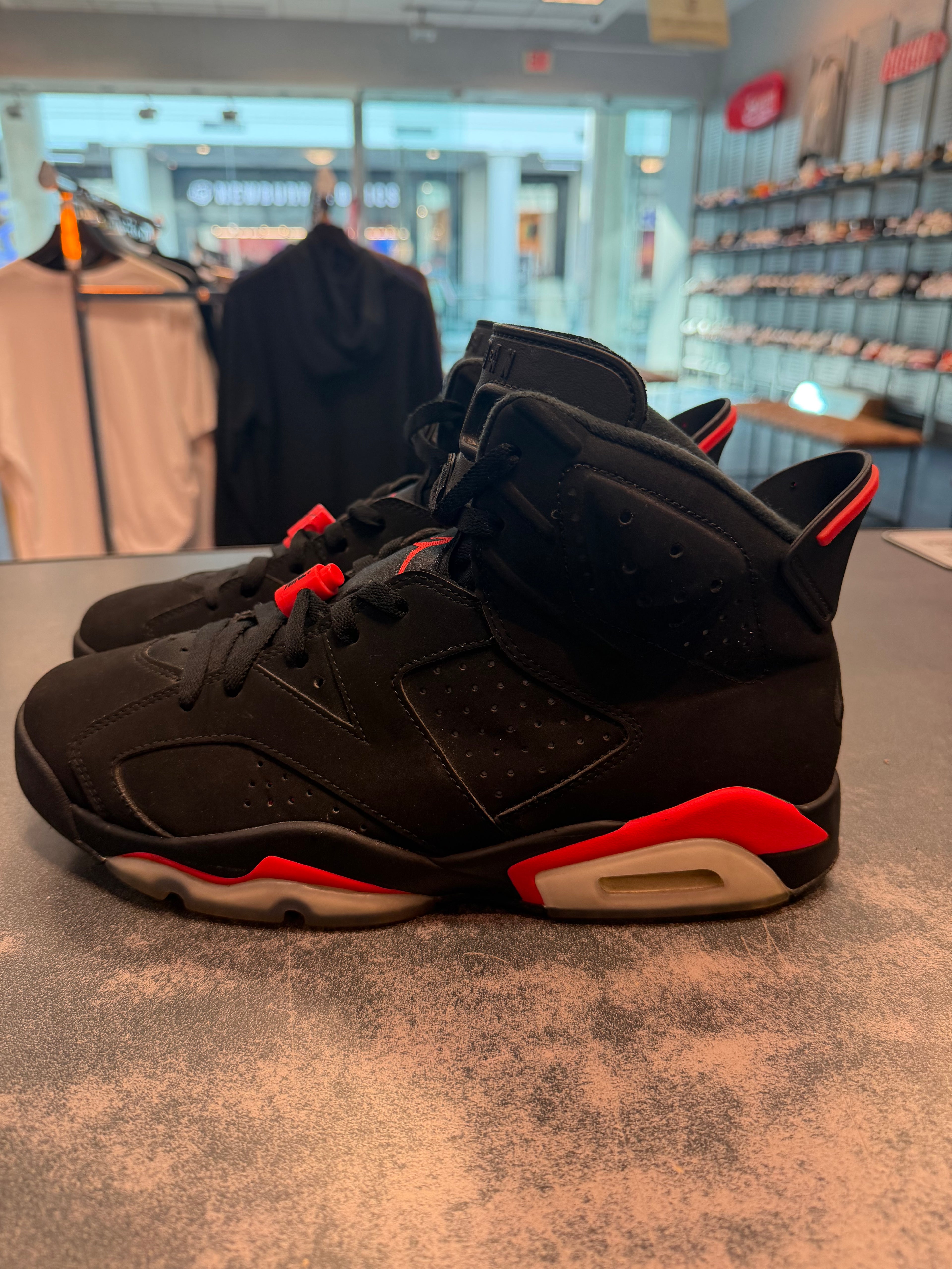 Jordan 6 Retro Black Infrared (2019) Size 10.5 PREOWNED NO BOX