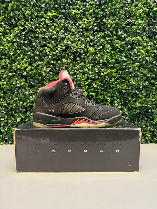 Jordan 5 "Black Alarming" Size 7Y Prewoned