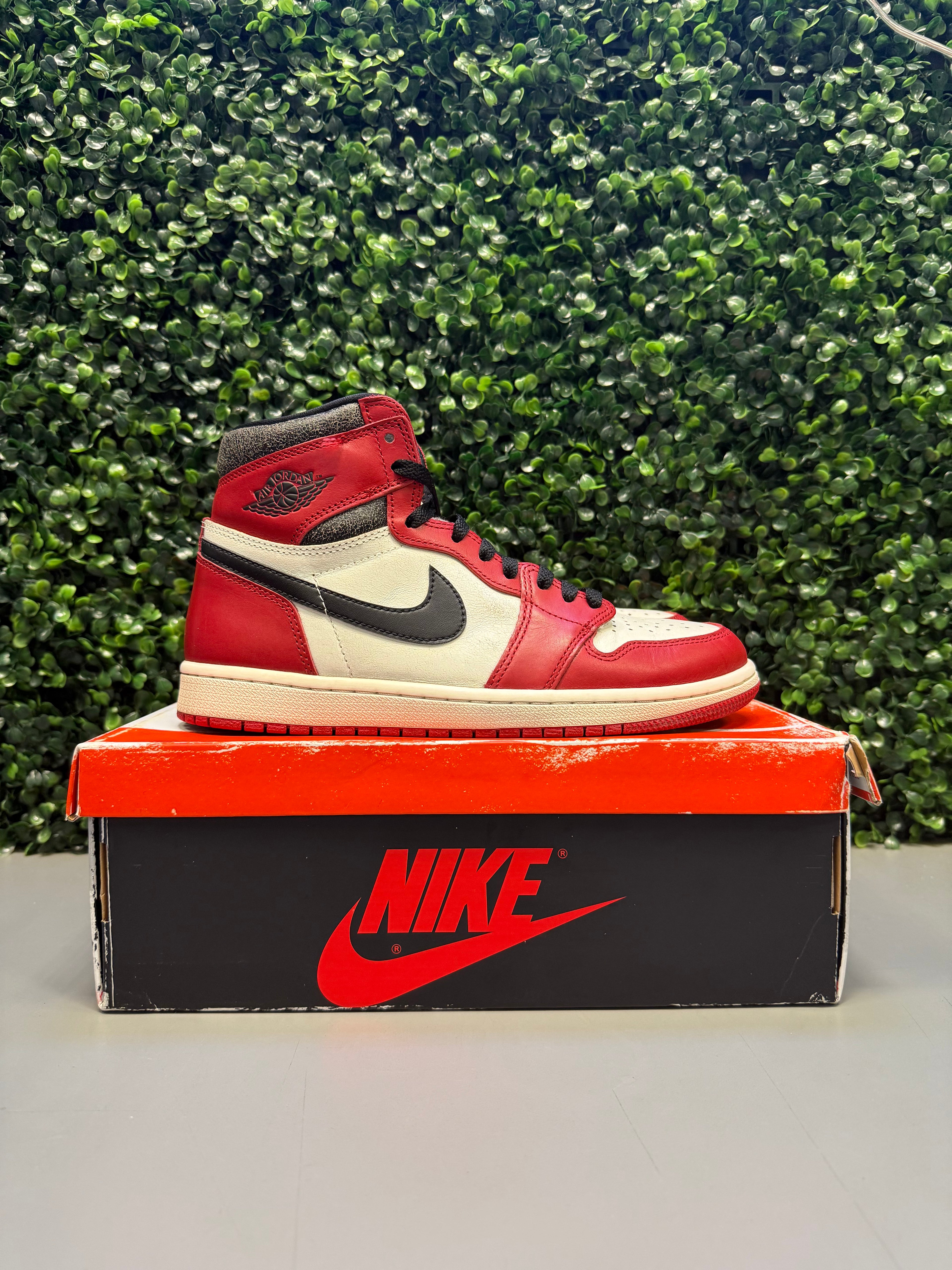 Jordan 1 "Chicago Lost & Found" Size 8 Preowned