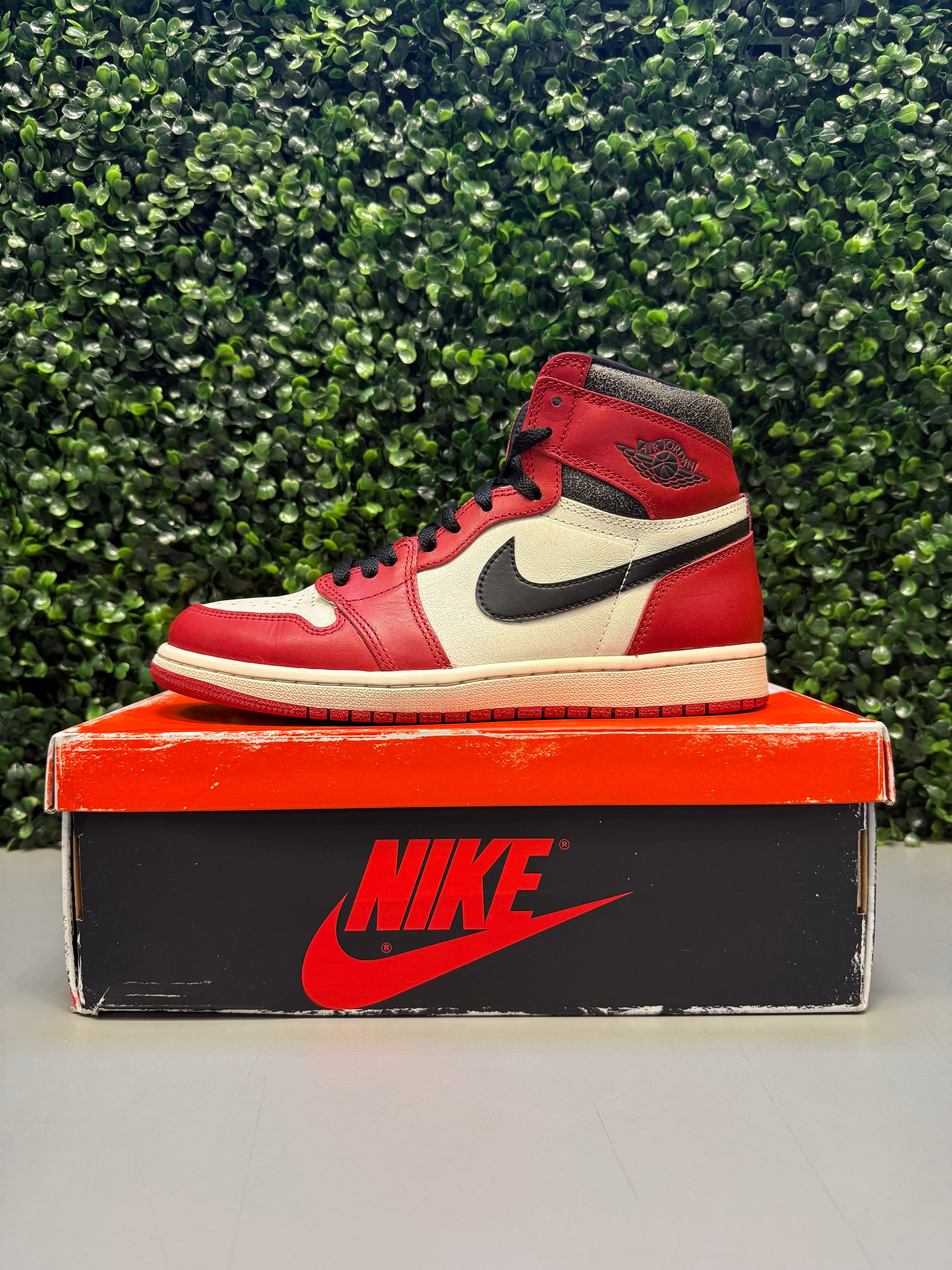 Jordan 1 "Chicago Lost & Found" Size 8 Preowned