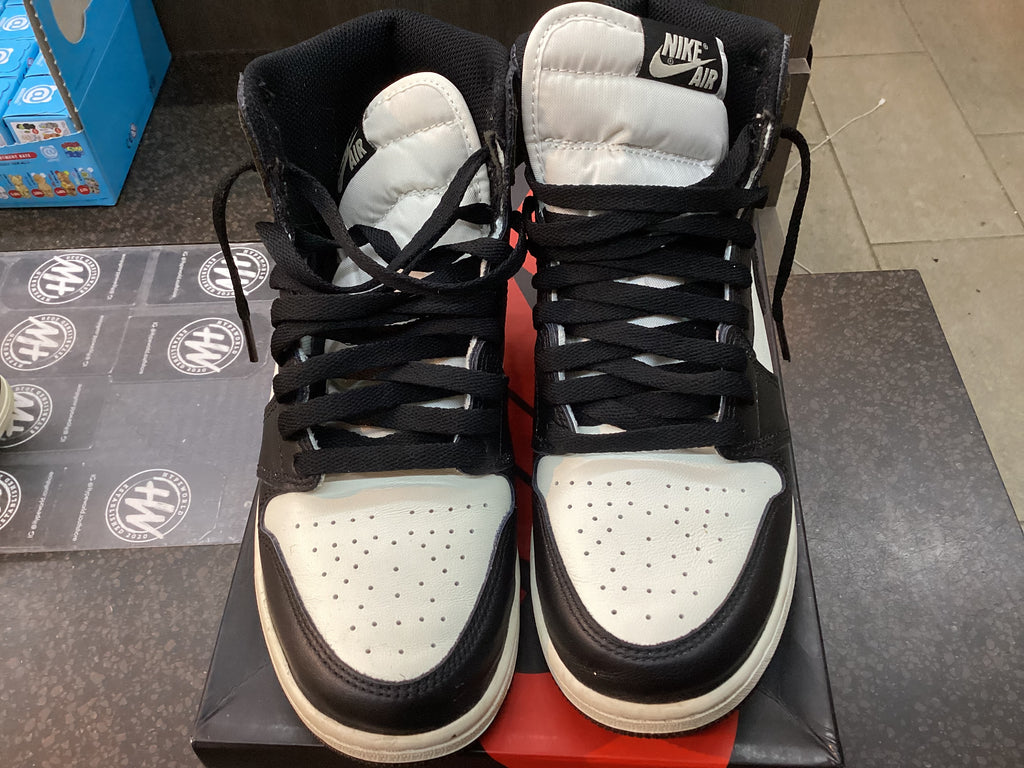 Air Jordan 1 "Mocha" Preowned
