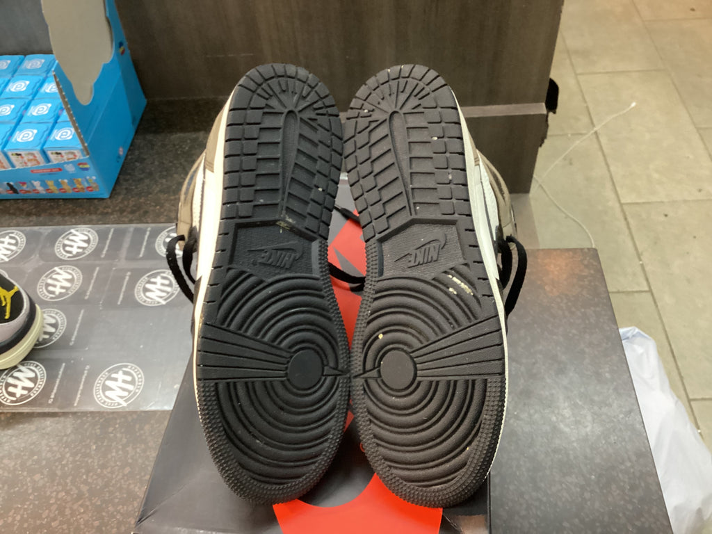 Air Jordan 1 "Mocha" Preowned