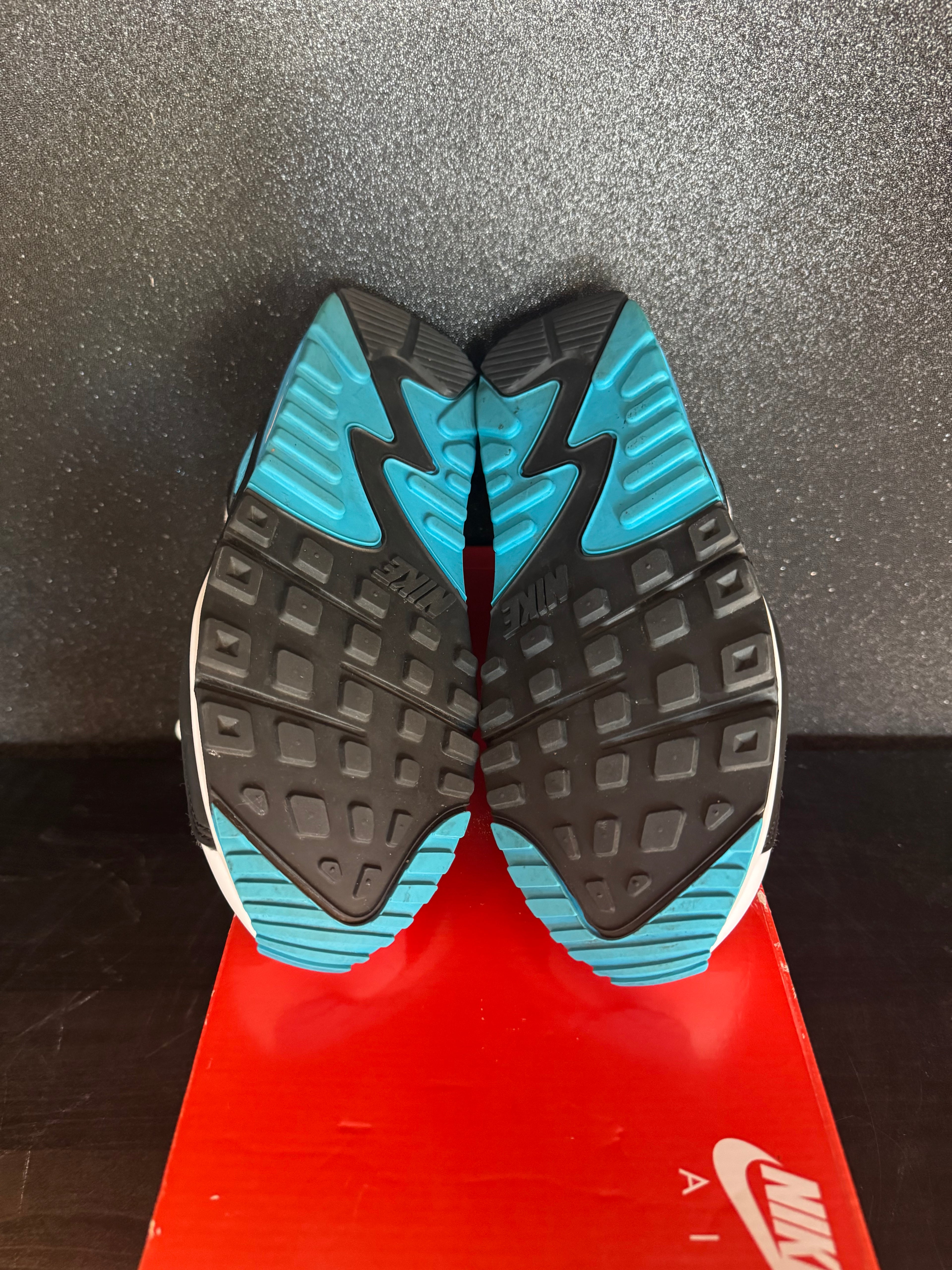 Air Max 90 'Laser Blue' Size 11 Preowned with box