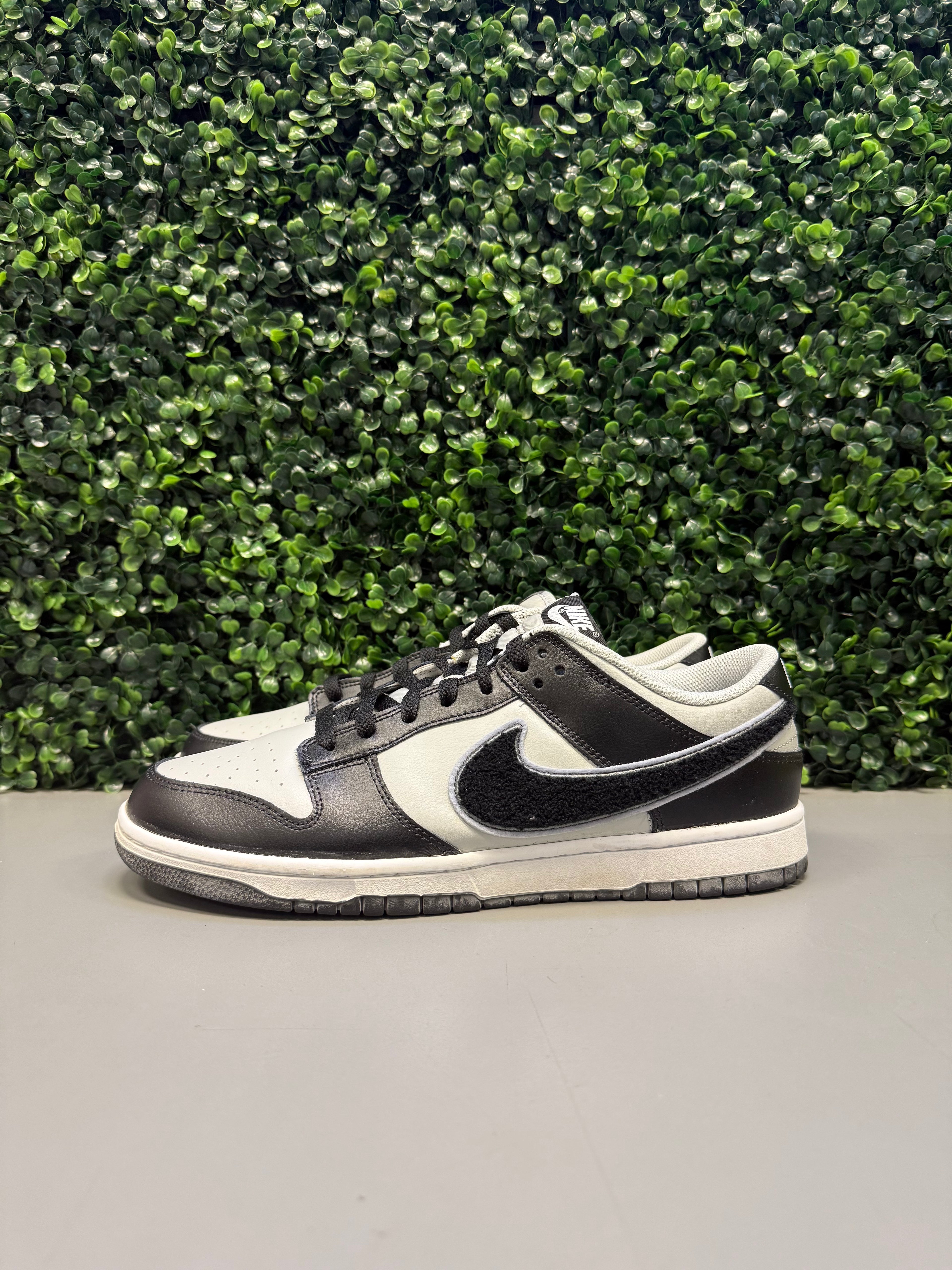Nike Dunk Low Chenille Swoosh "Black Grey" Size 11.5 Preowned