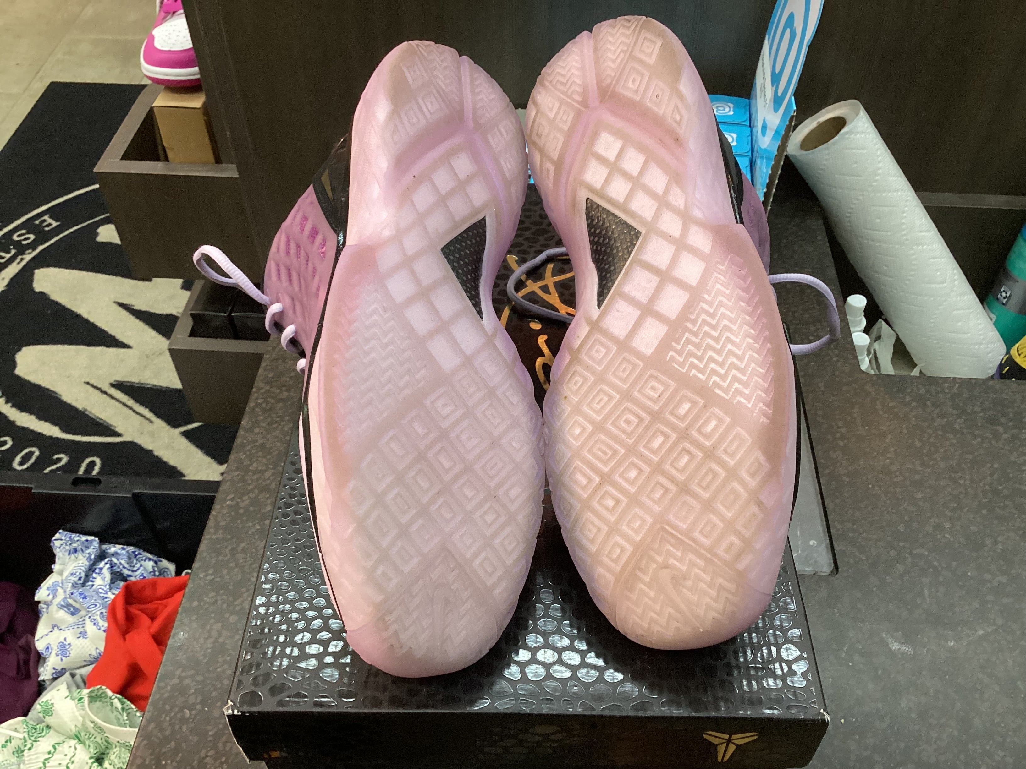 Nike Kobe Proto "Pink Quartz" Preowned