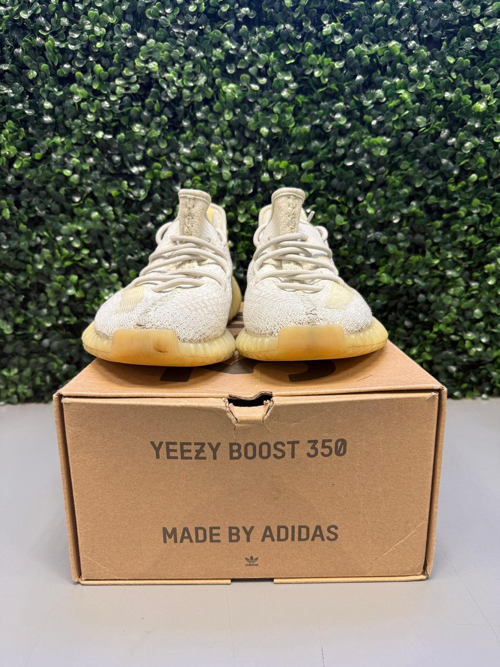 Yeezy 350 "Light" Size 10.5 Preowned