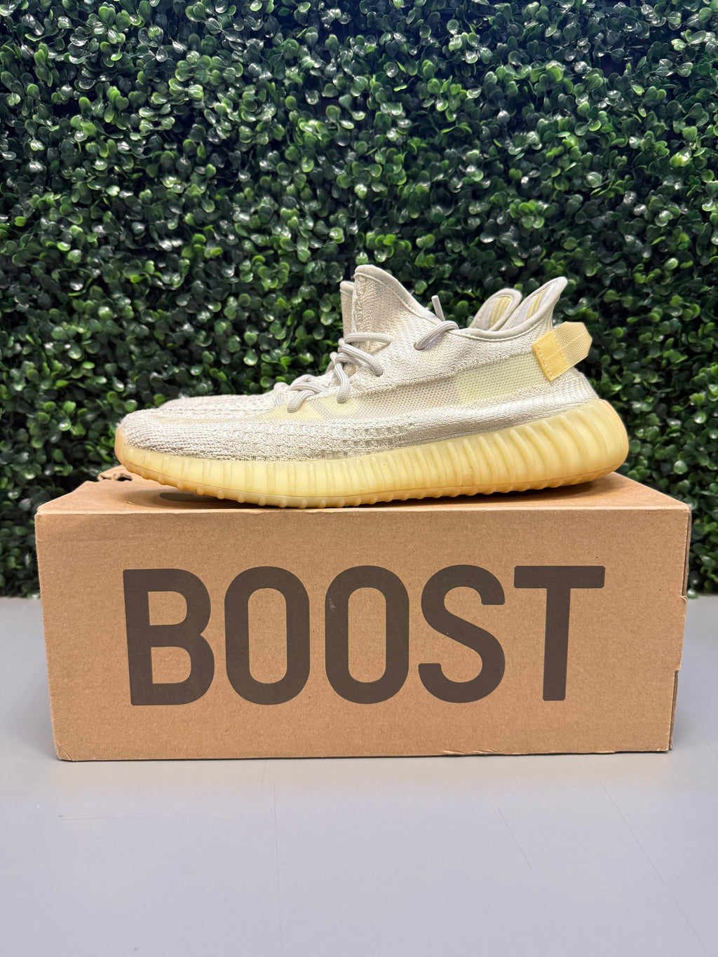 Yeezy 350 "Light" Size 10.5 Preowned