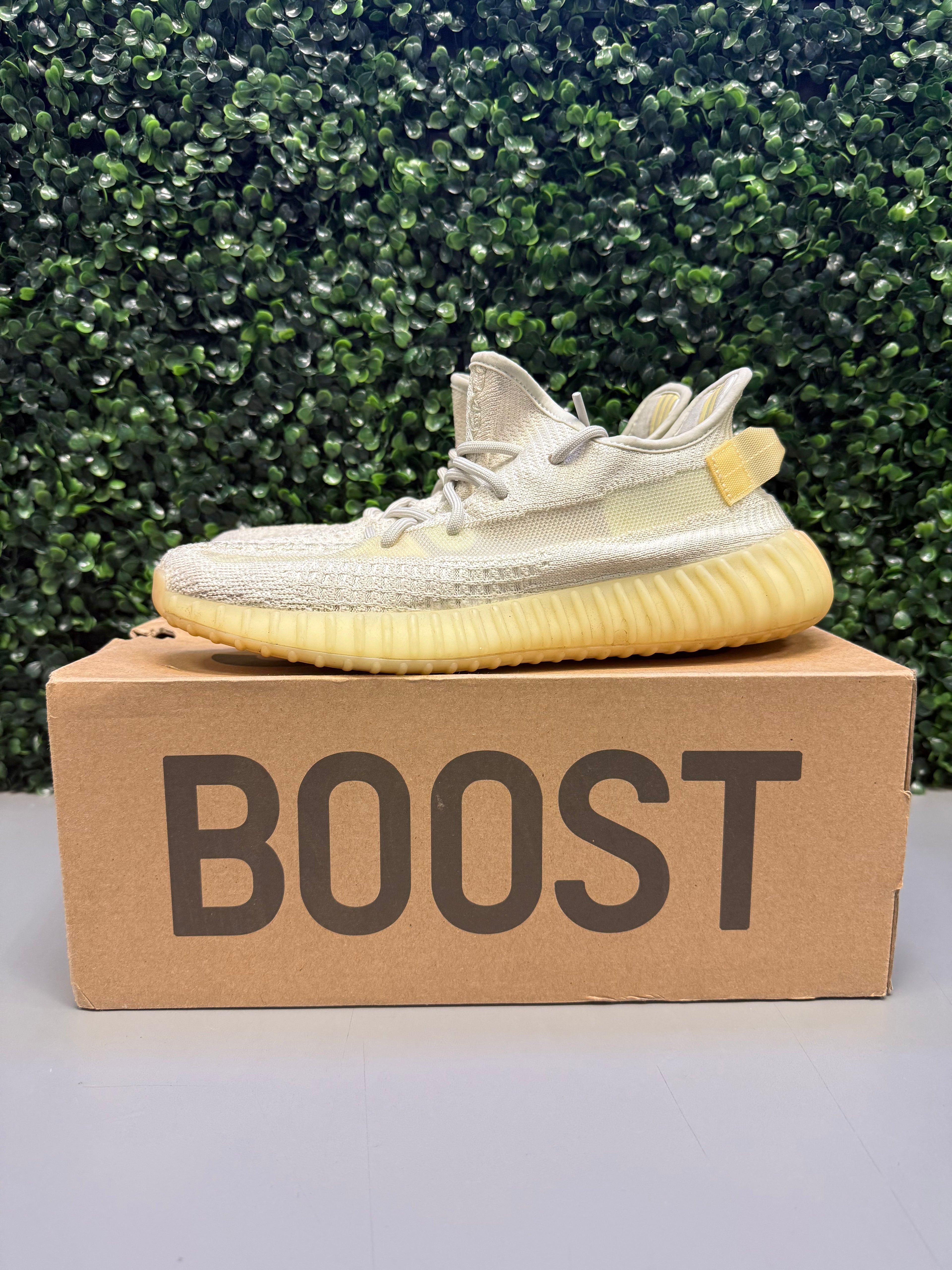 Yeezy 350 "Light" Size 10.5 Preowned