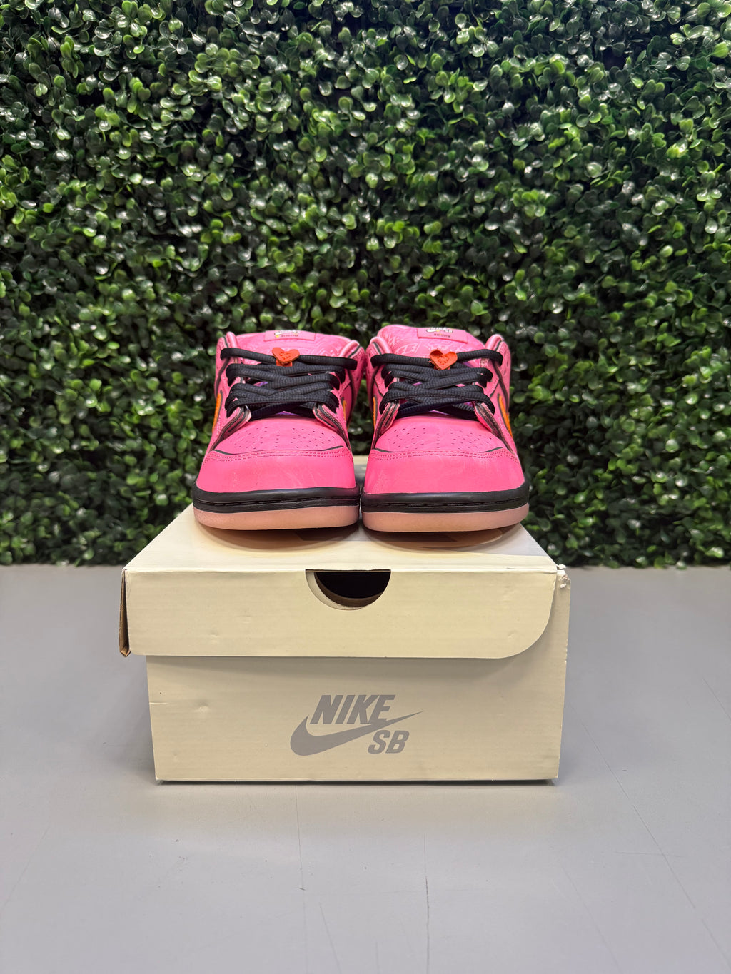 Nike SB Dunk Low The Powerpuff Girls "Blossom" Size 7.5 Preowned