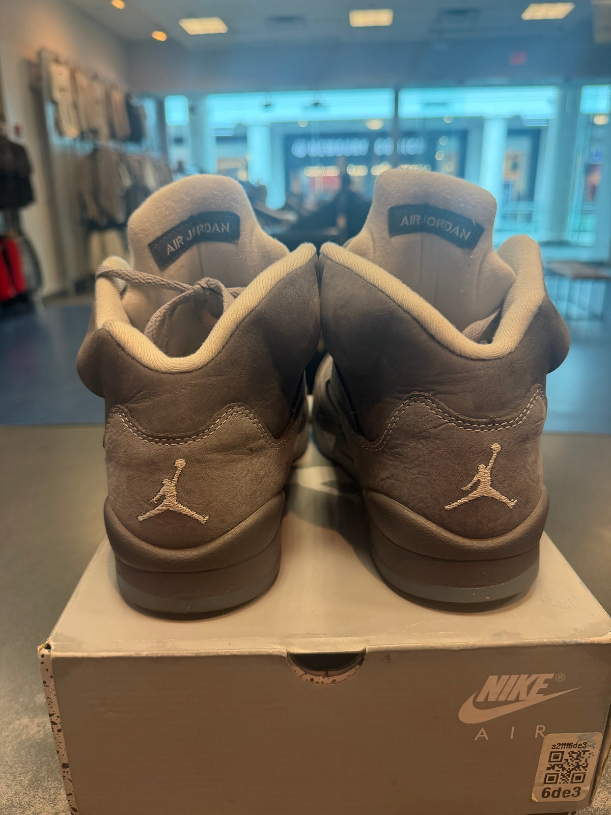 Jordan 5 Retro Wolf Grey (2026) (GS) Size 7Y Preowned
