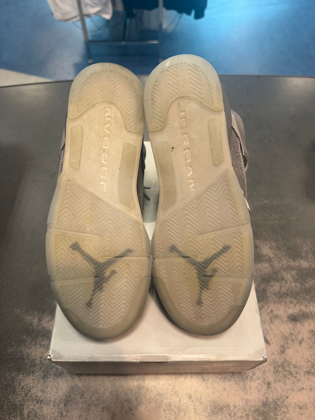 Jordan 5 Retro Wolf Grey (2026) (GS) Size 7Y Preowned