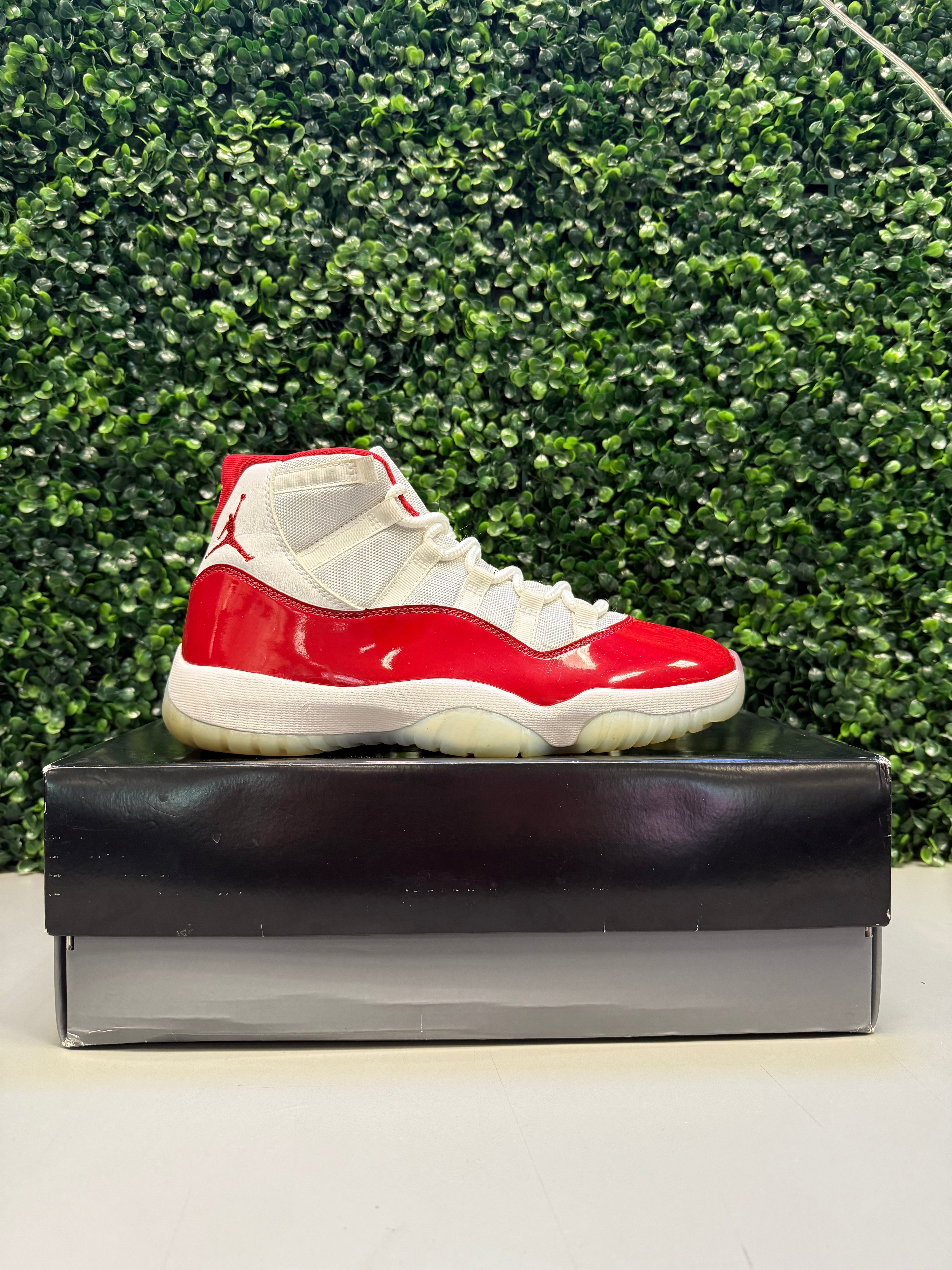 Jordan 11 Retro "Cherry" Size 9.5 Preowned