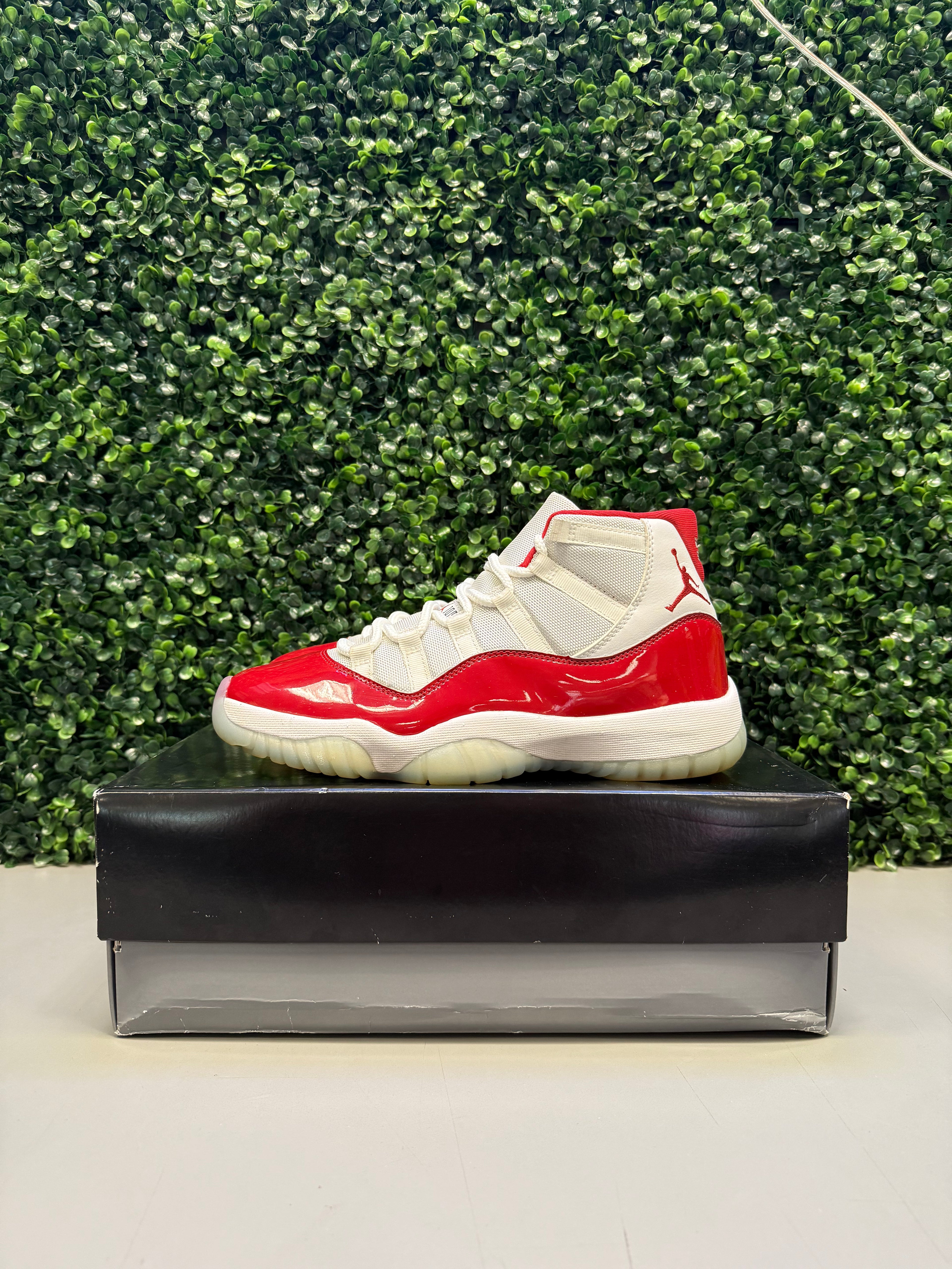 Jordan 11 Retro "Cherry" Size 9.5 Preowned