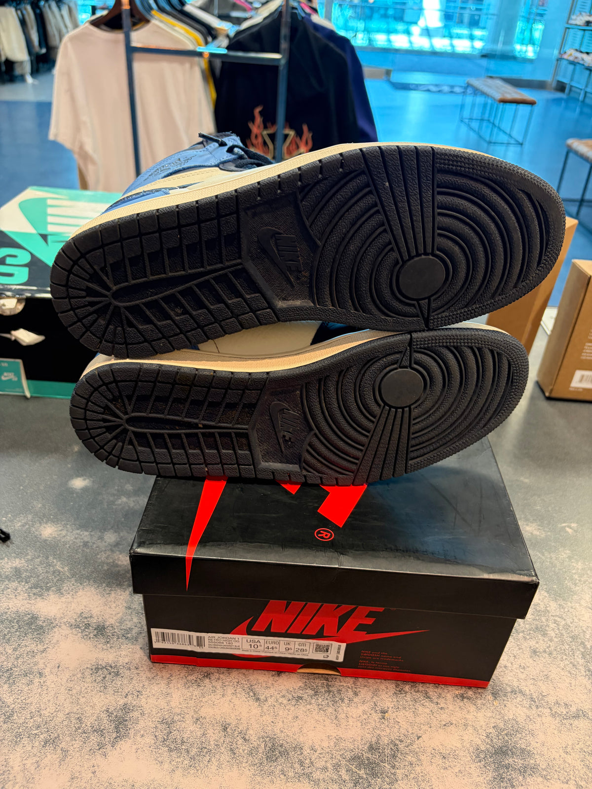 Jordan 1 Retro High Obsidian Size 10.5 Preowned