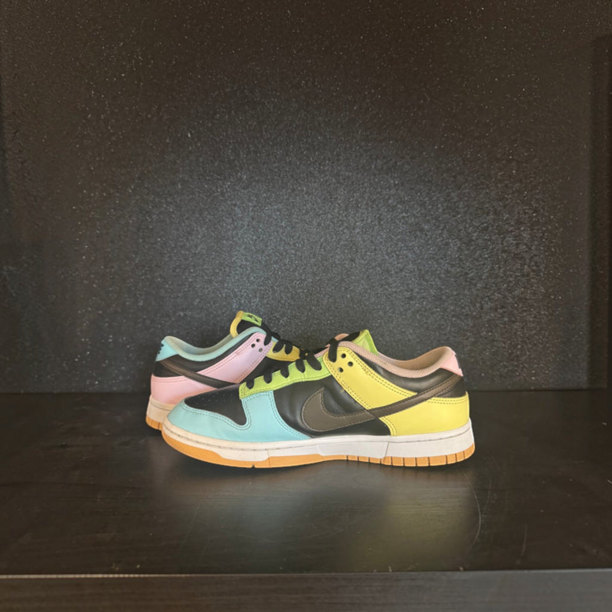Nike SB Dunk 'FREE .99' Size 8 Preowned with no box SHBF