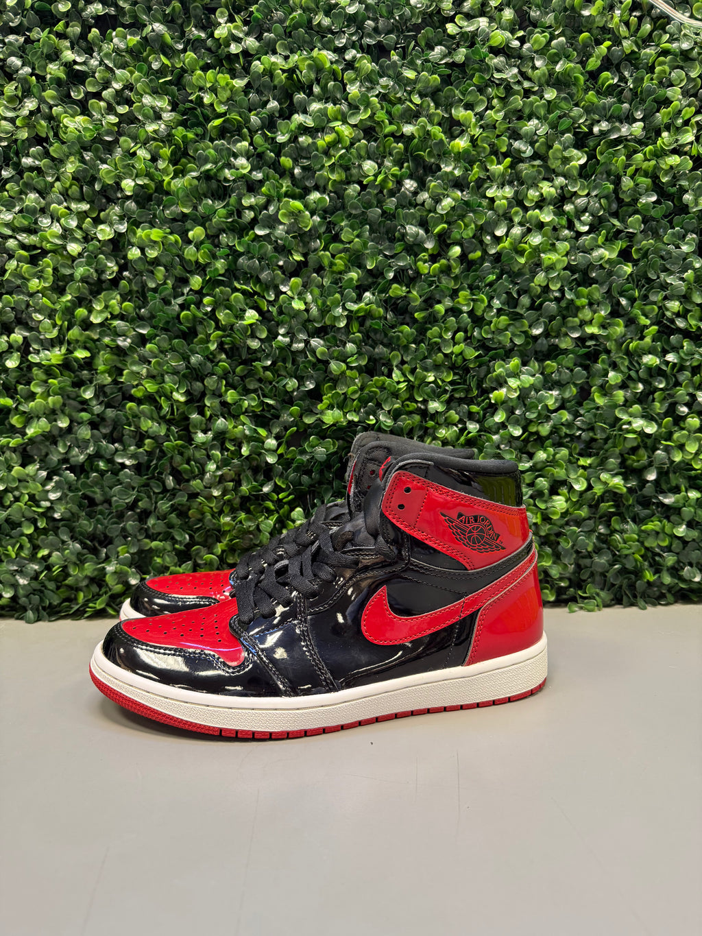 Jordan 1 High "Patent Bred" Size 8.5 Preowned