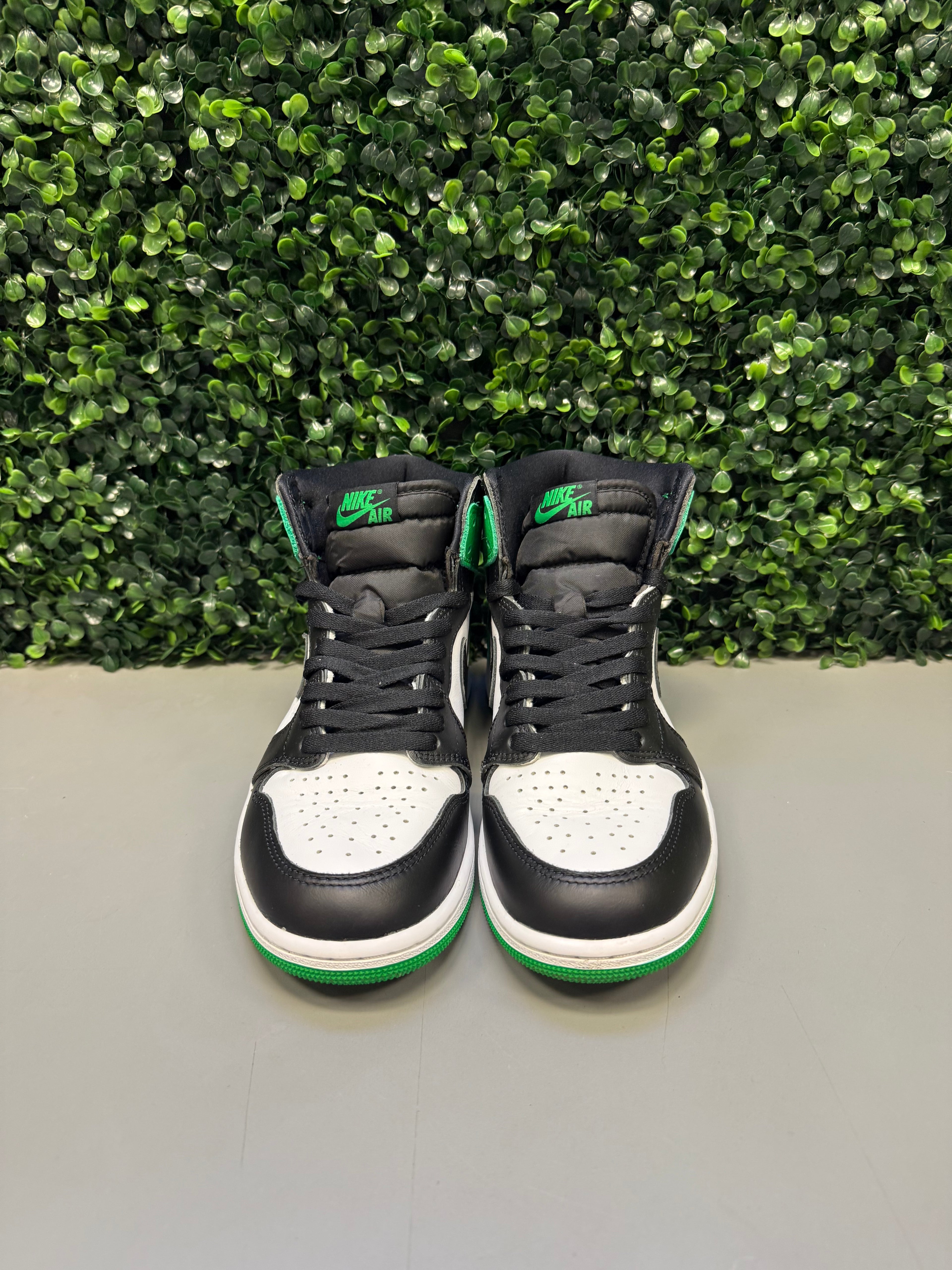 Jordan 1 High "Lucky Green" Size 8.5 Preowned