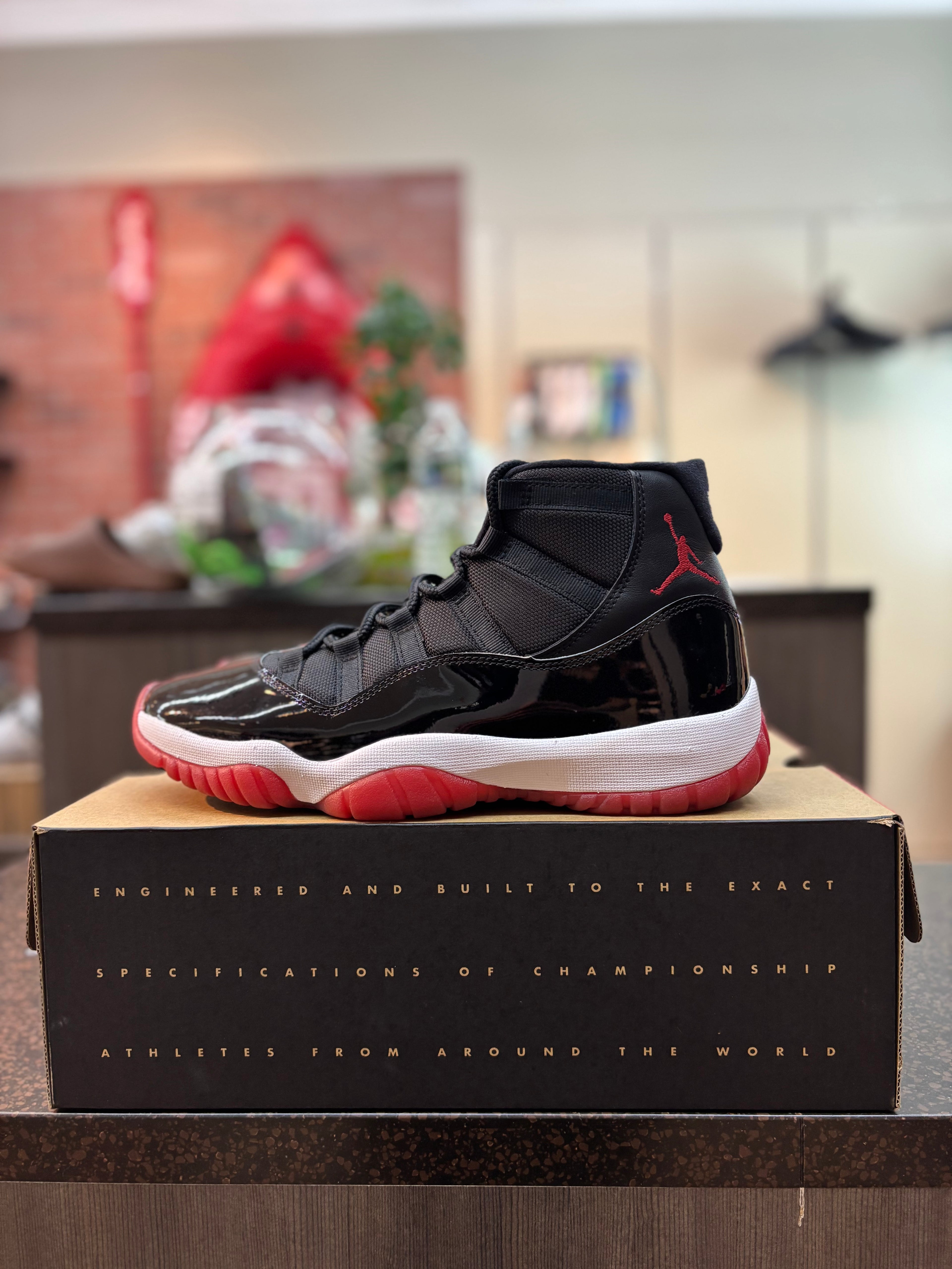 Jordan 11 "Bred" Size 10 Pre Owned