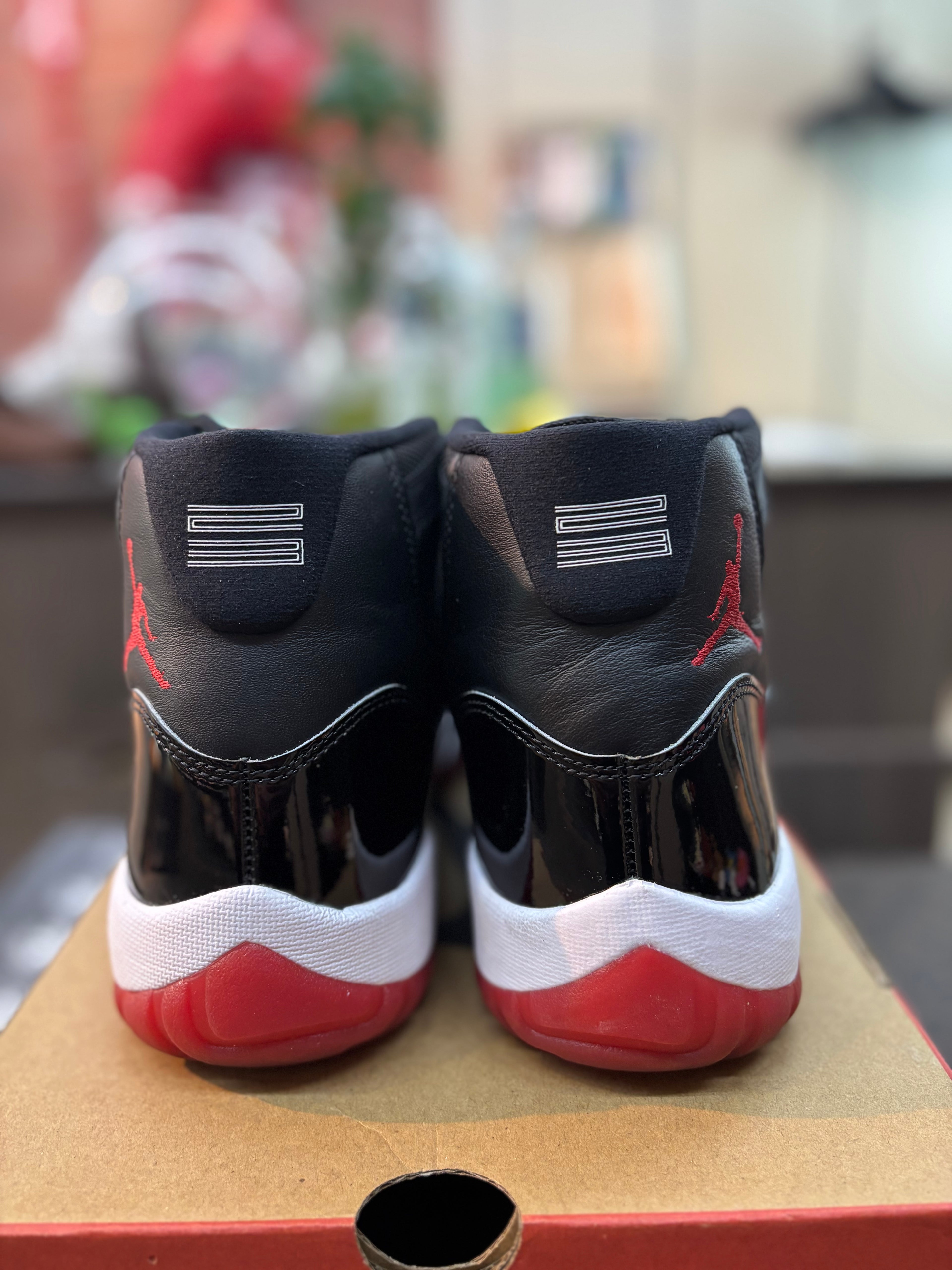 Jordan 11 "Bred" Size 10 Pre Owned