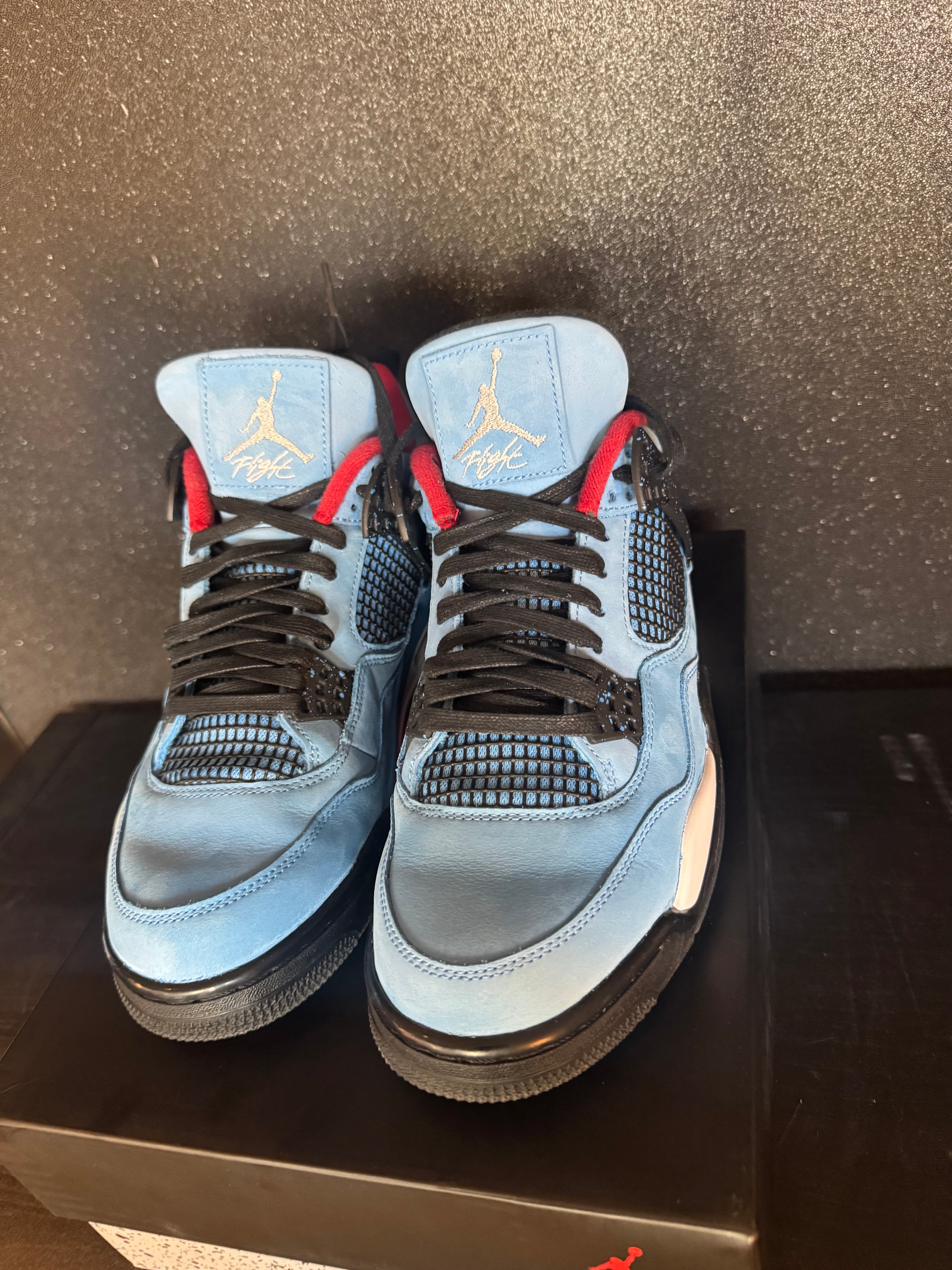 Jordan 4 University Blue/Black Size 10 Preowned with Box