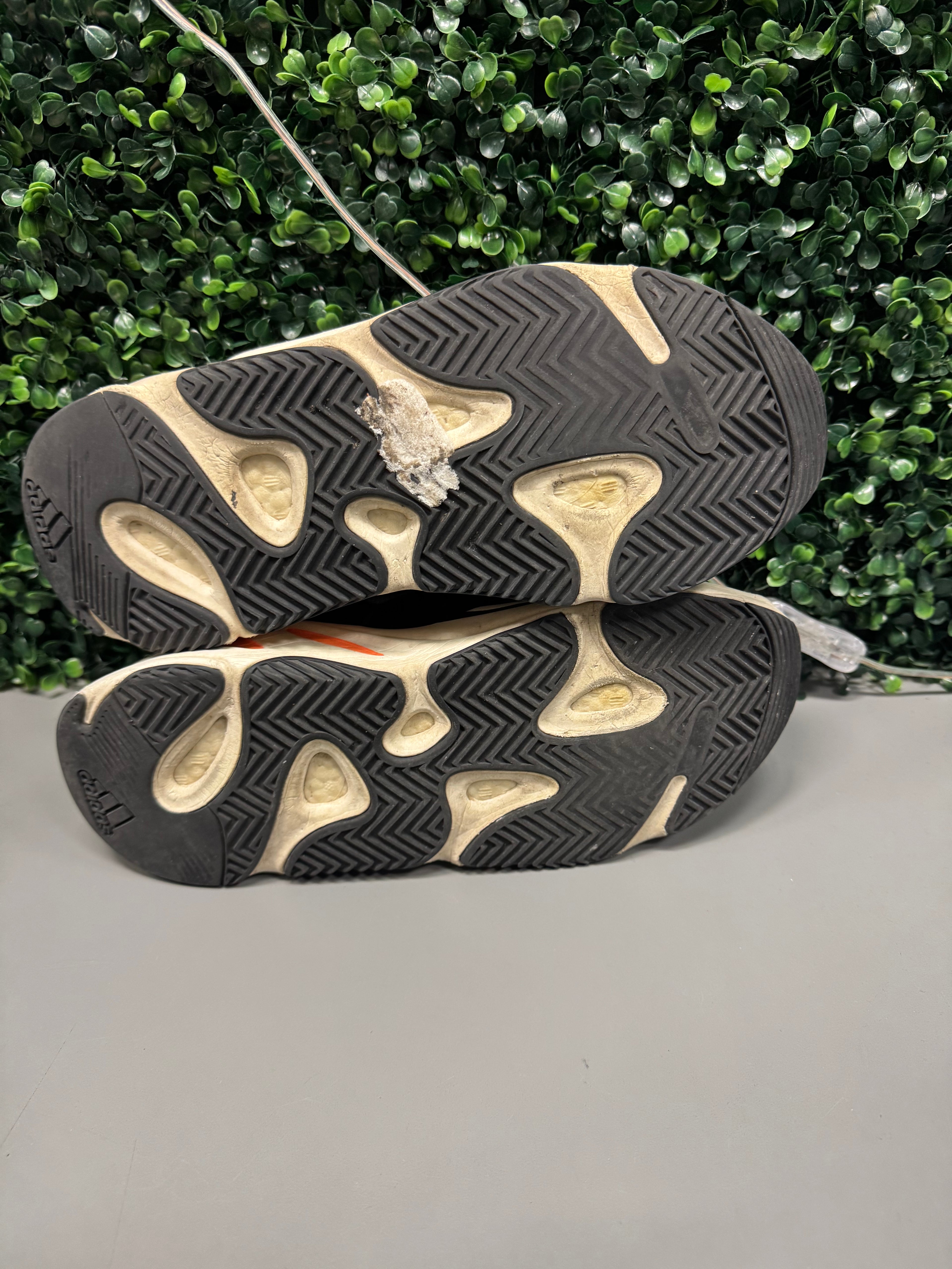 Yeezy 700 "Wave Runner" Size 11 Preowned