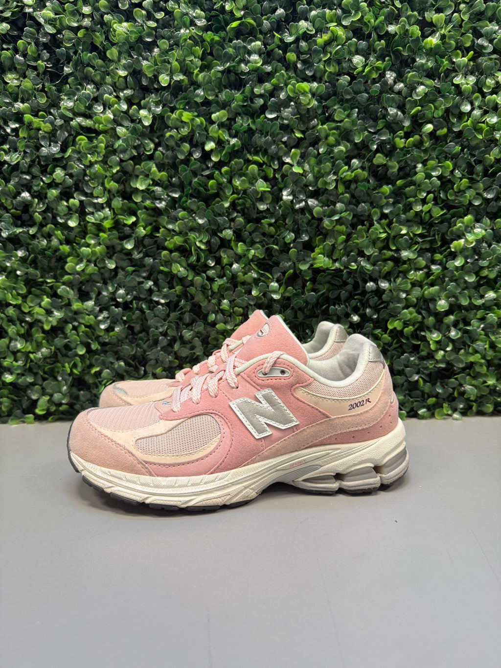 New Balance 2002R "Pink Sand" Size 5.5Y / 7W Preowned