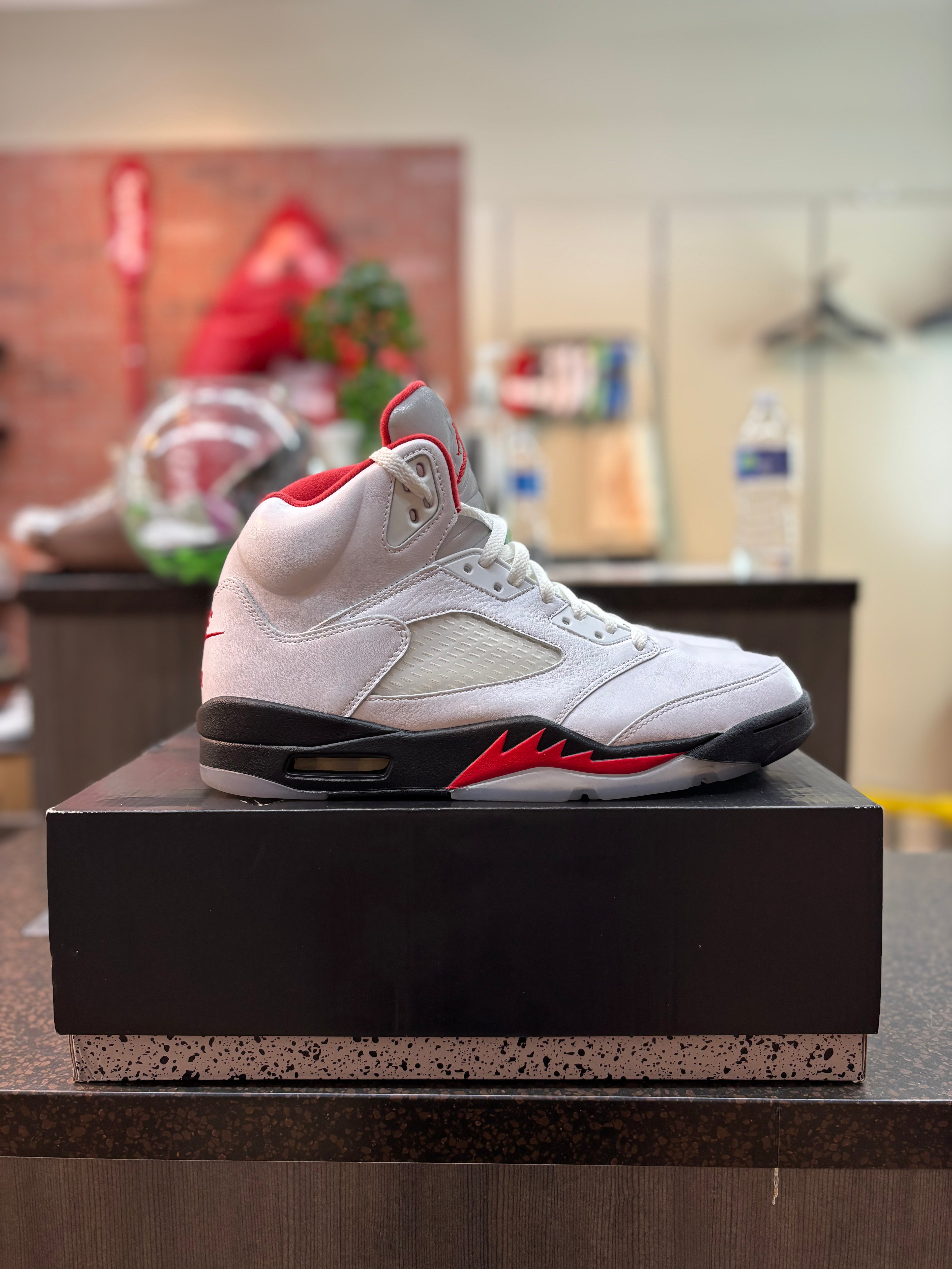 Jordan 5 "Fire Red" (2020) Size 10 Pre Owned