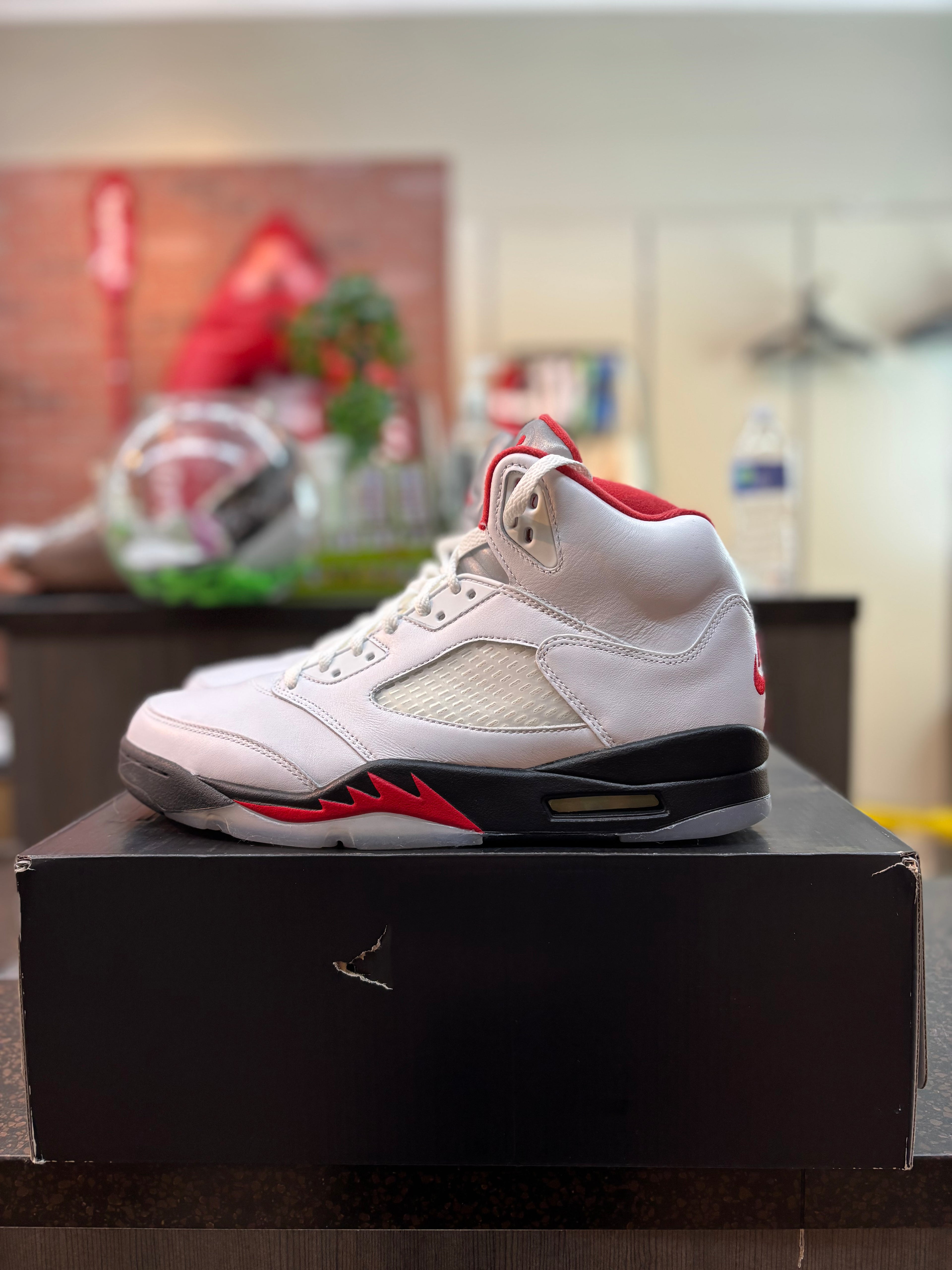 Jordan 5 "Fire Red" (2020) Size 10 Pre Owned