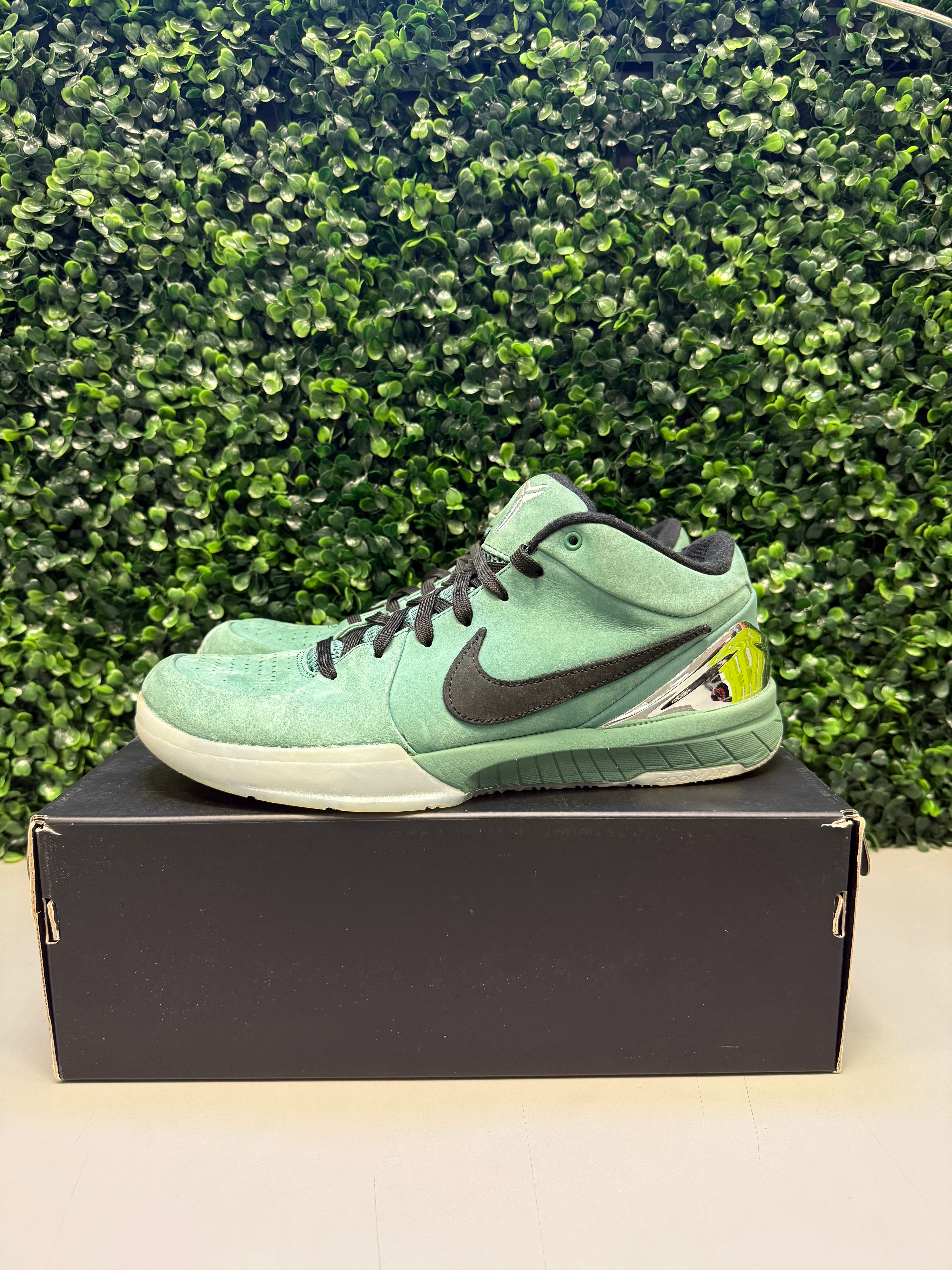 Kobe 4 Protro "Girl Dad" Size 10.5 Preowned