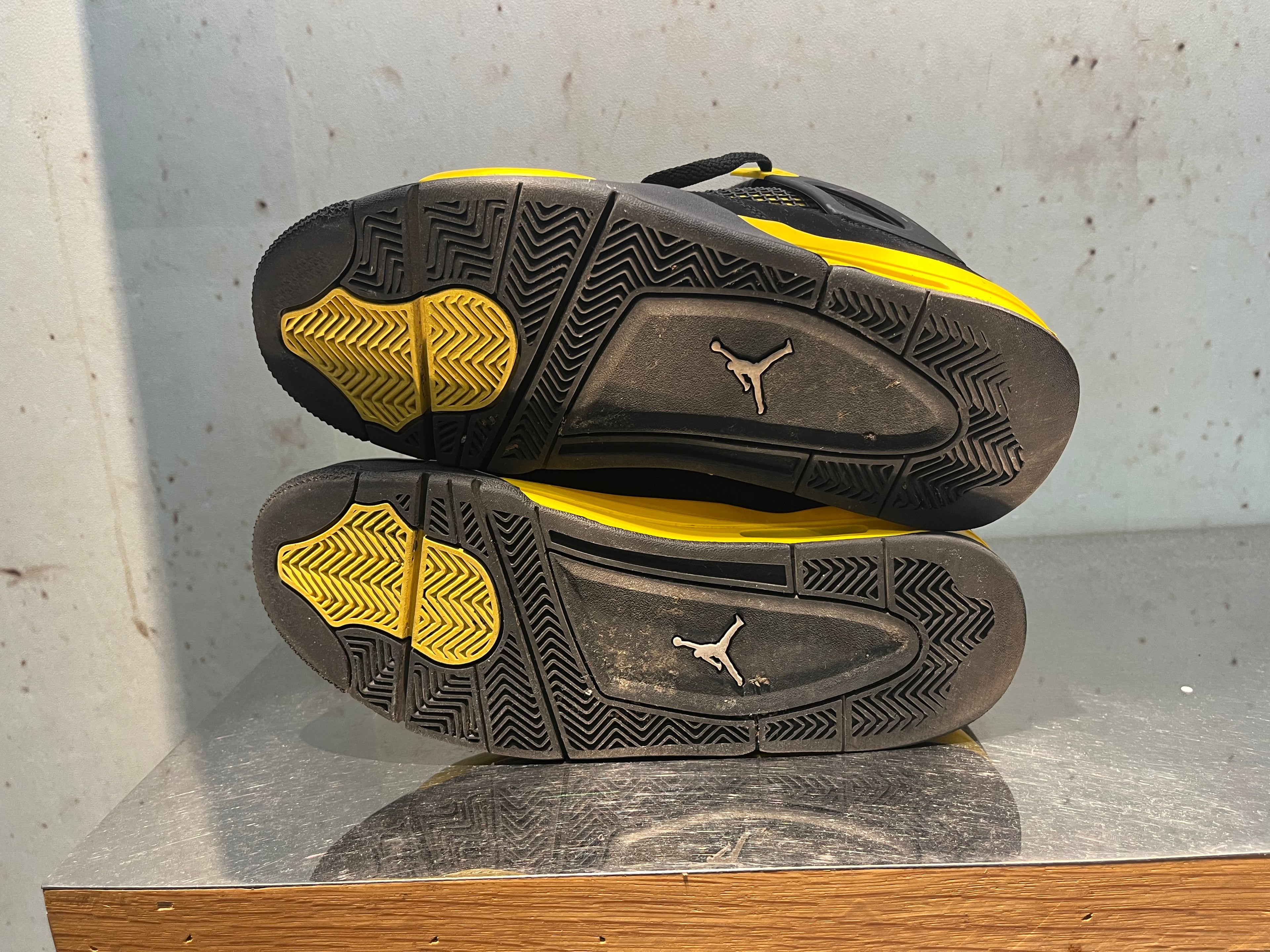 Jordan 4 "Yellow Thunder" Size 9.5 Preowned