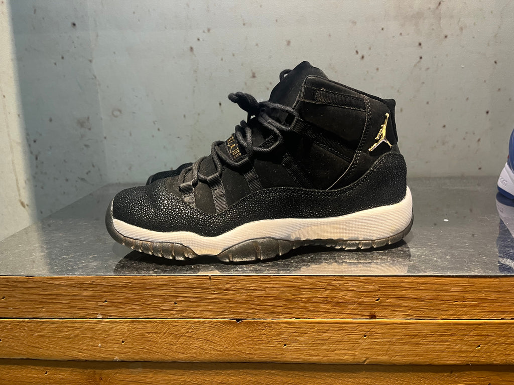 Jordan 11 Retro "Heiress Black Stingray" Size 6 Preowned